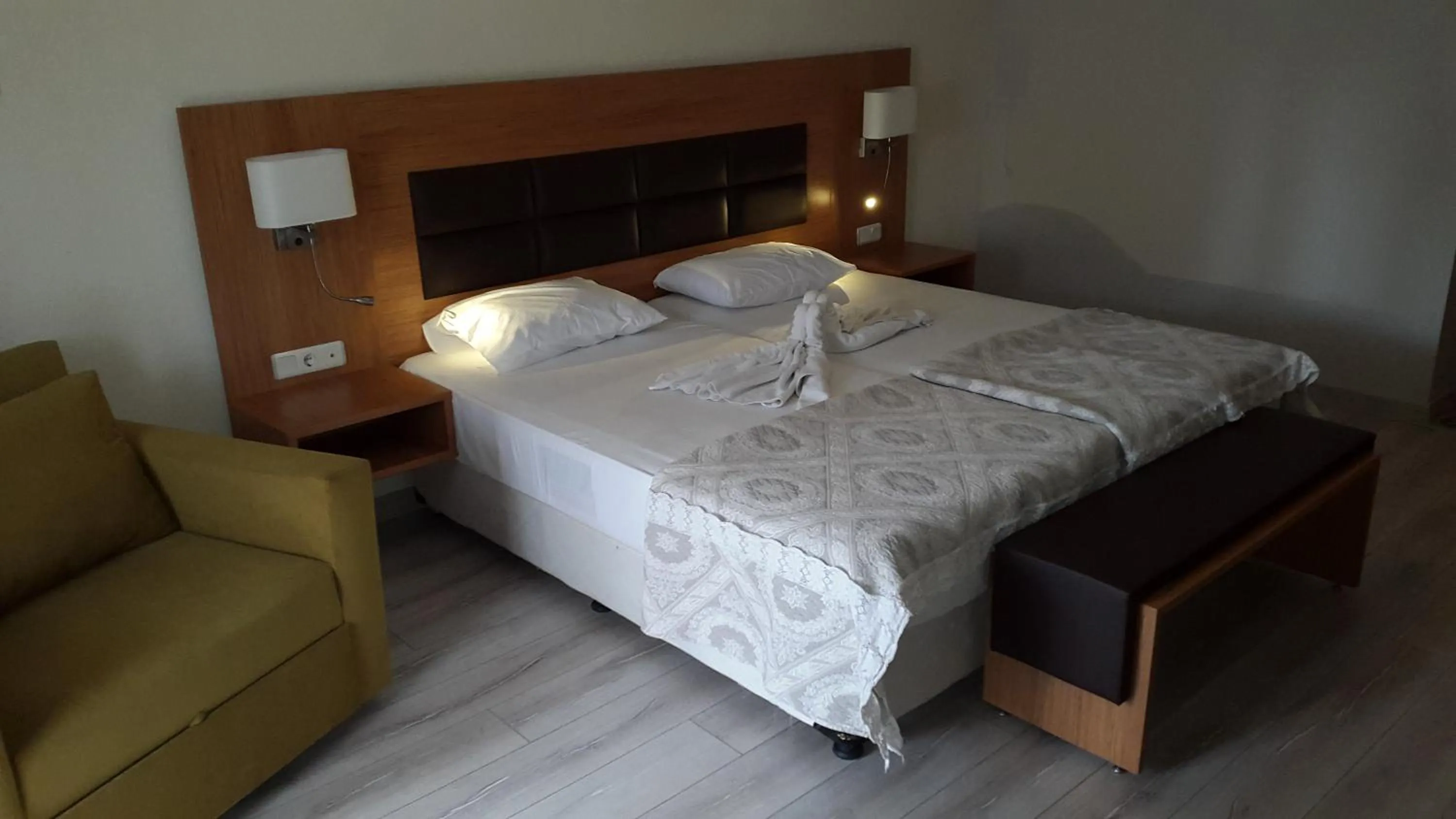 Bed in Begonville Hotel