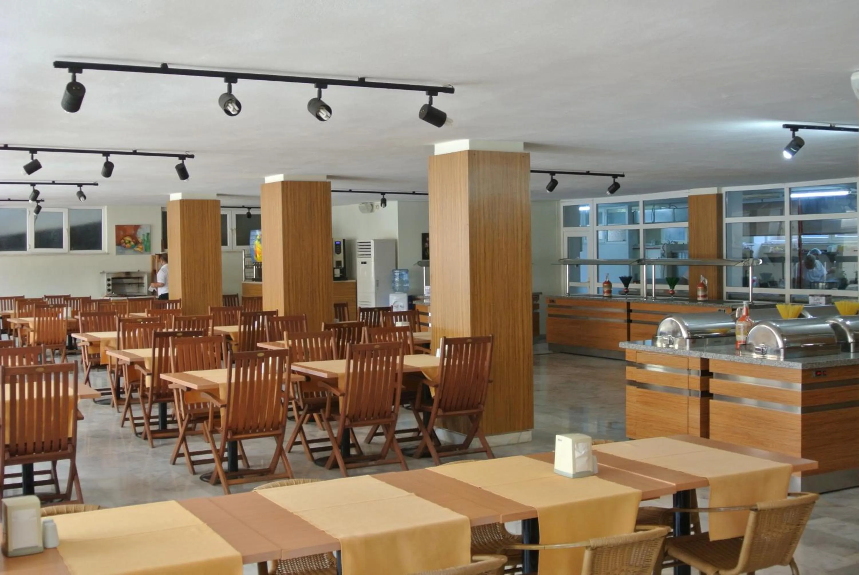 Restaurant/places to eat in Begonville Hotel