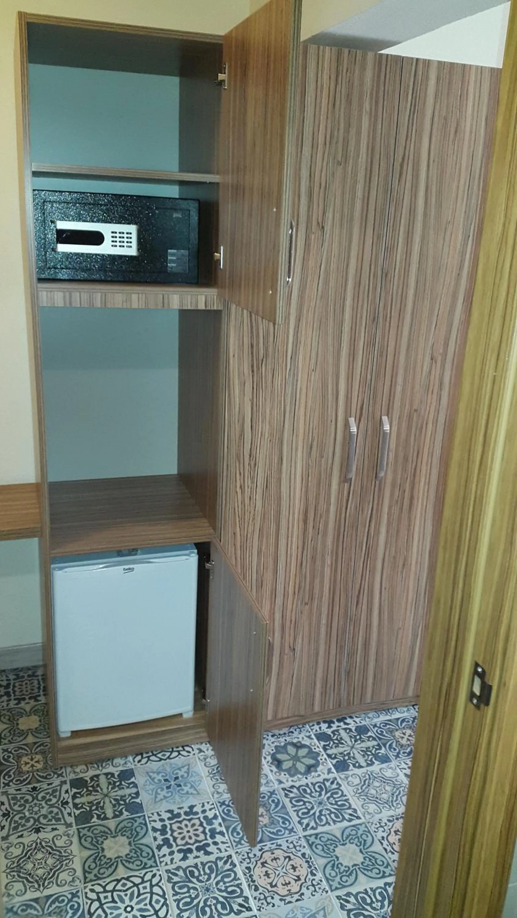 Decorative detail in Begonville Hotel