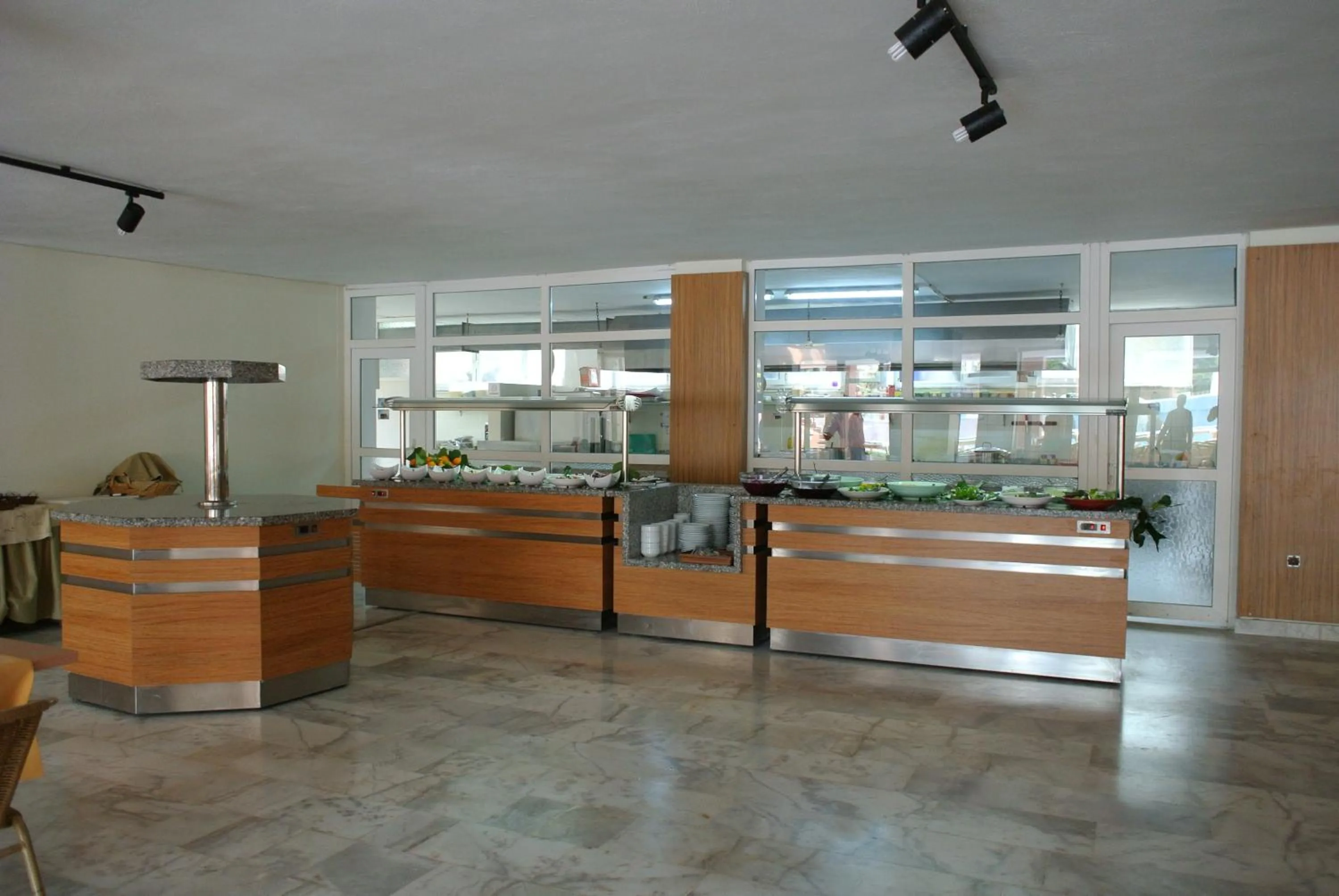 Restaurant/places to eat in Begonville Hotel