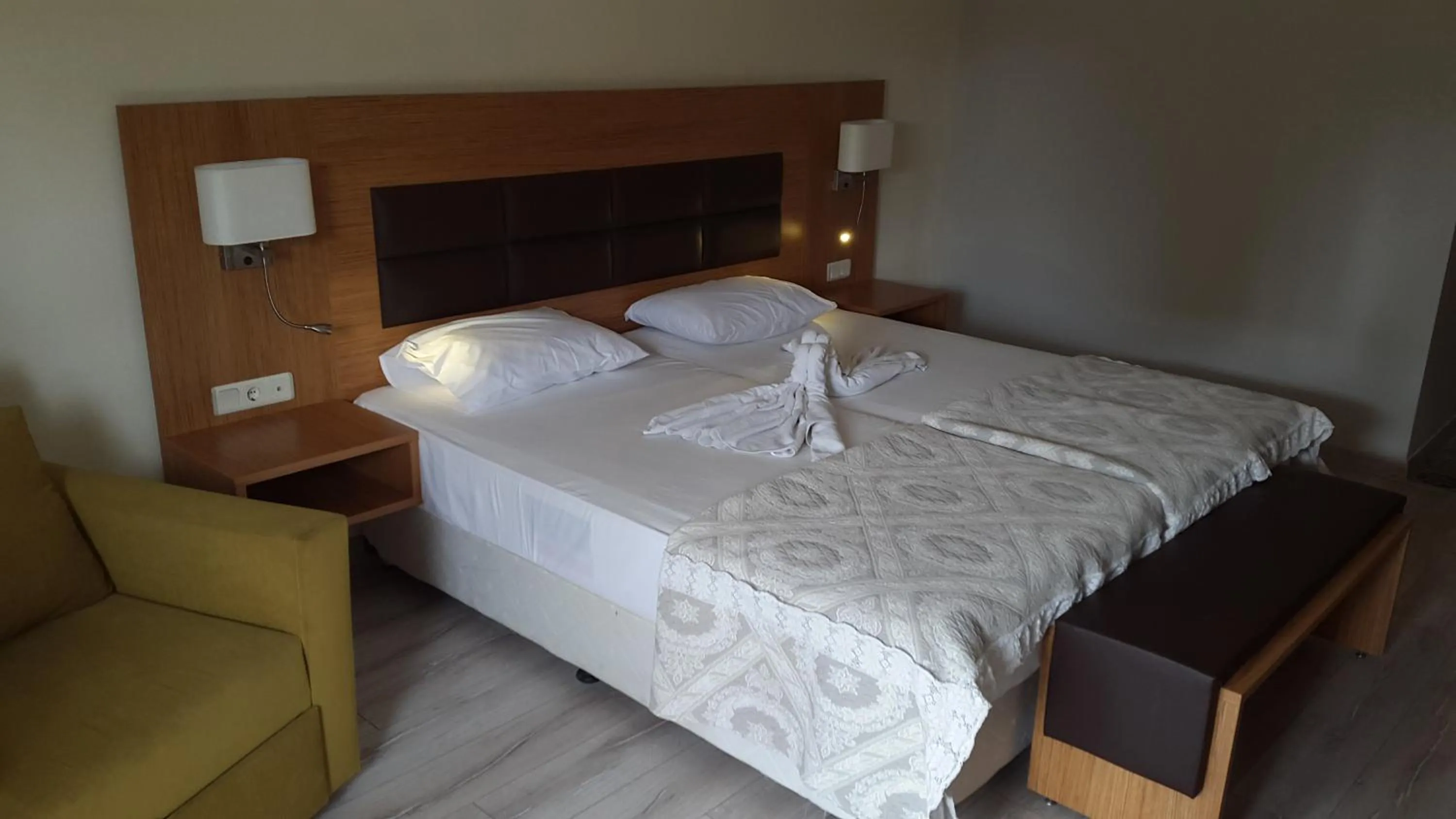 Bed in Begonville Hotel