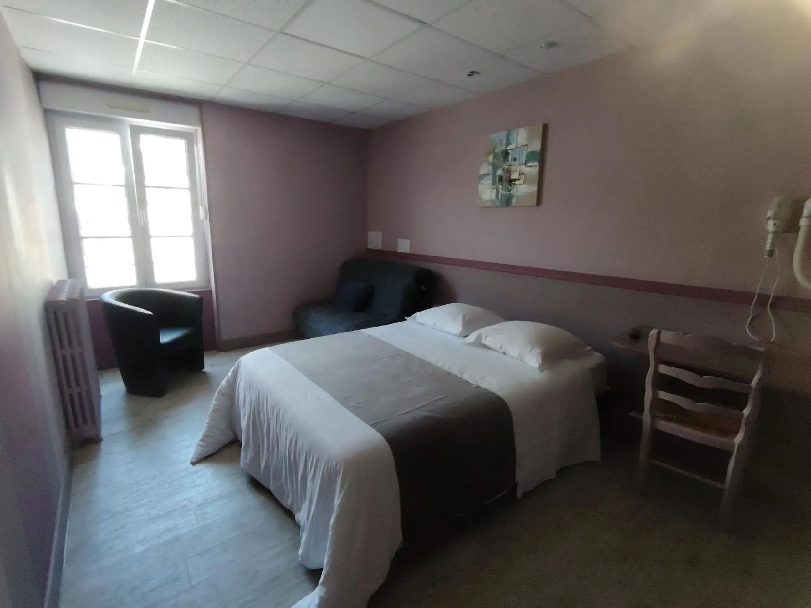 Classic Quadruple Room - single occupancy in A La Porte Saint Jean Classic Quadruple Room - single occupancy in A La Porte Saint Jean