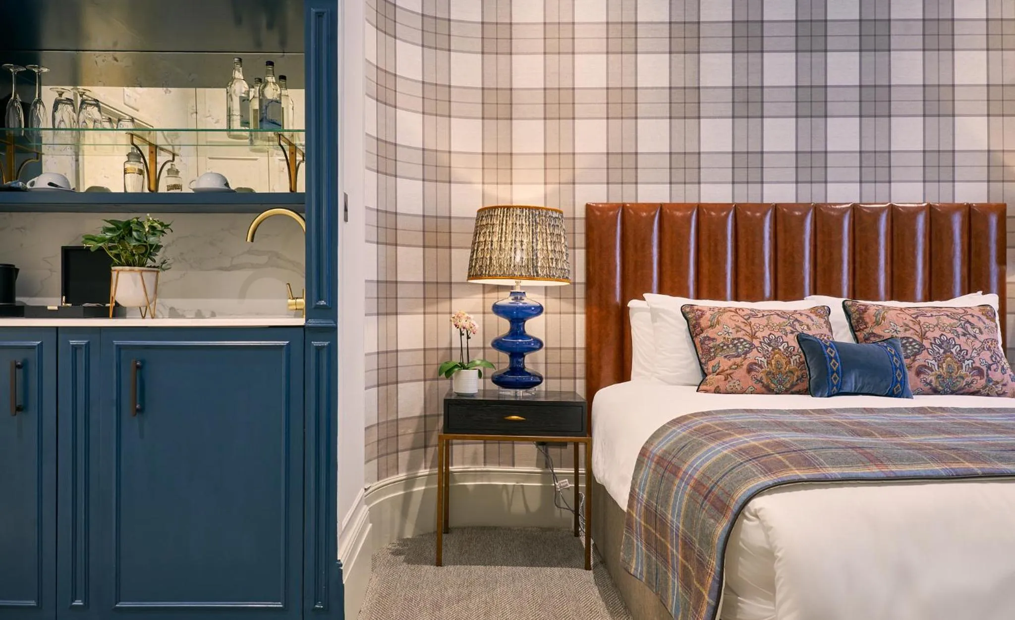 Bedroom, Bed in The Tophams Hotel