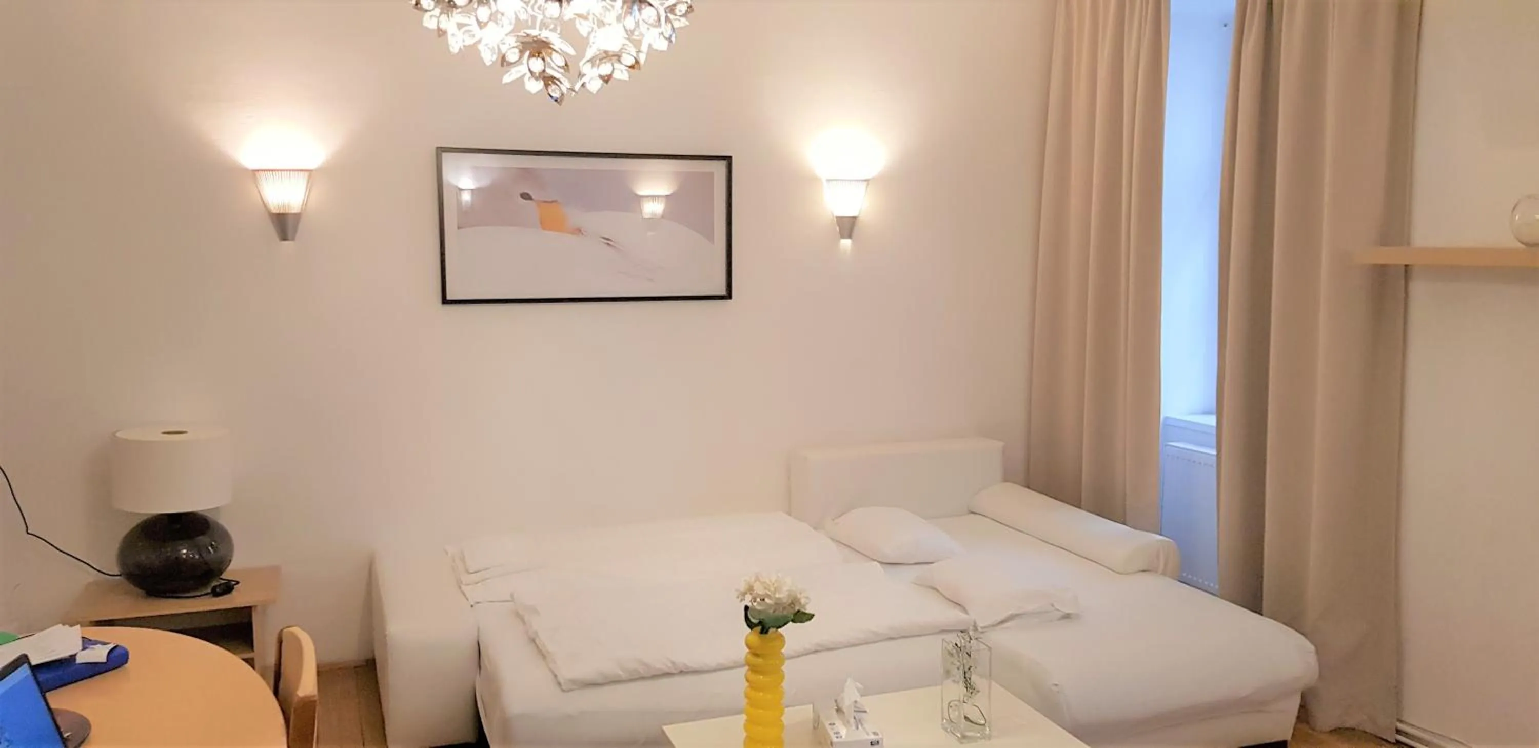 Living room, Bed in Vienna-apartment-one Schmidgasse