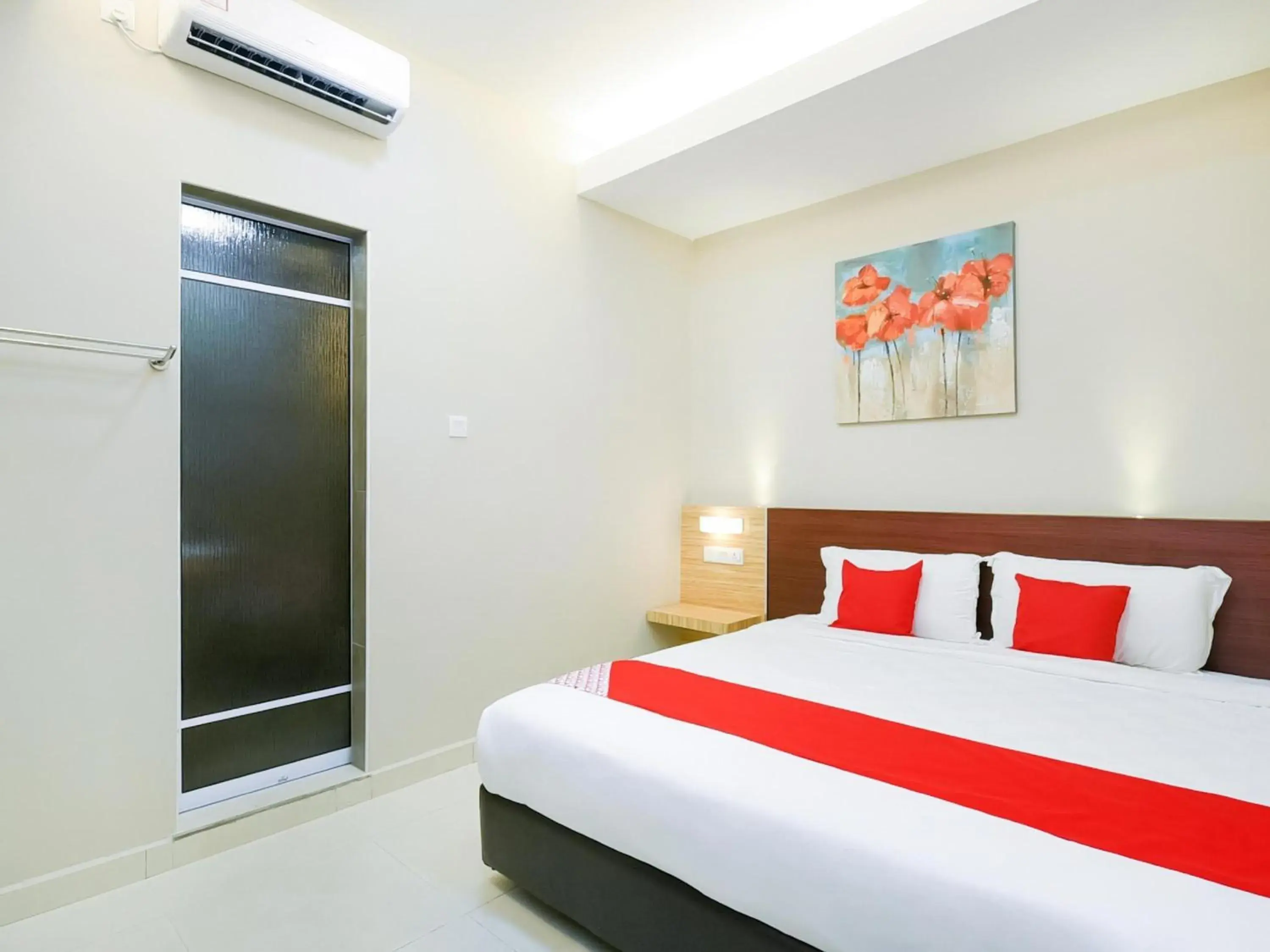 Standard King Room - single occupancy in Hotel O La Mirina Boutique Inn Standard King Room - single occupancy in Hotel O La Mirina Boutique Inn