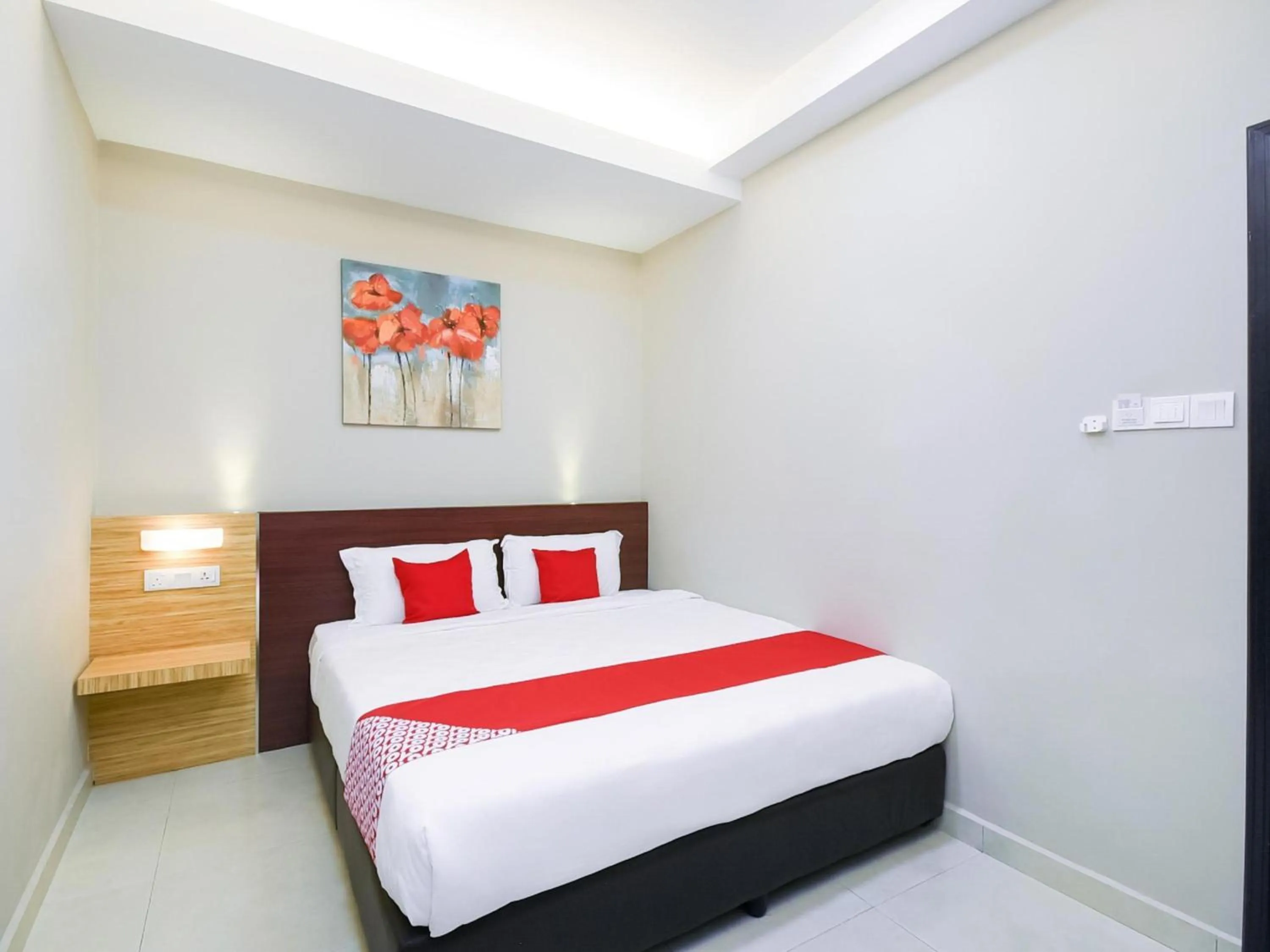 Photo of the whole room, Bed in Hotel O La Mirina Boutique Inn