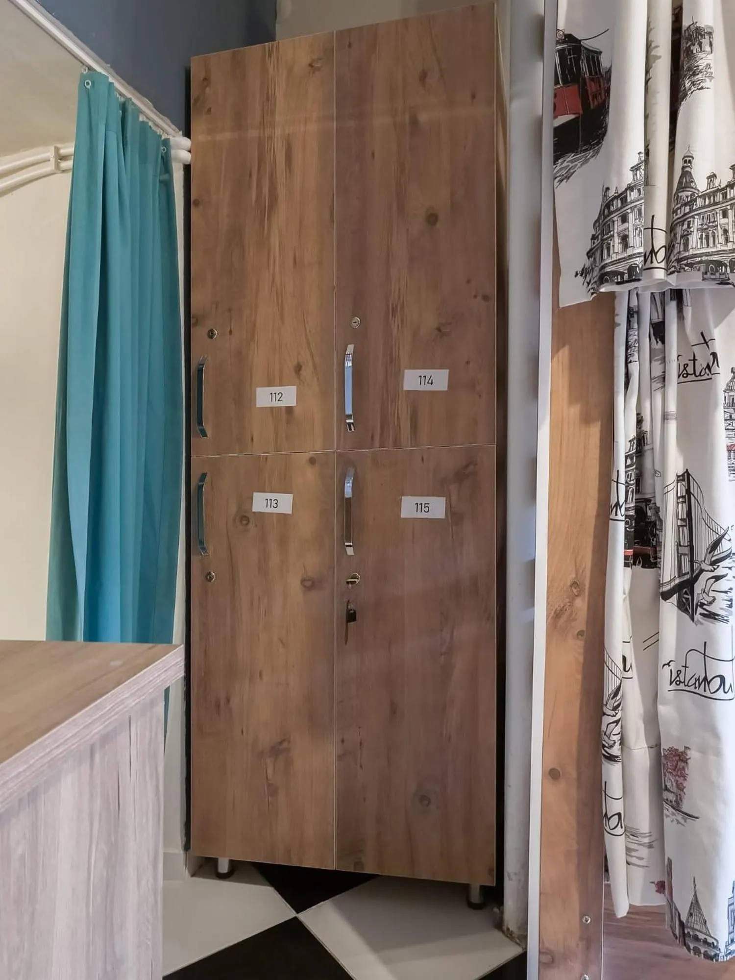 wardrobe in Taksim Hostel Green House Istanbul