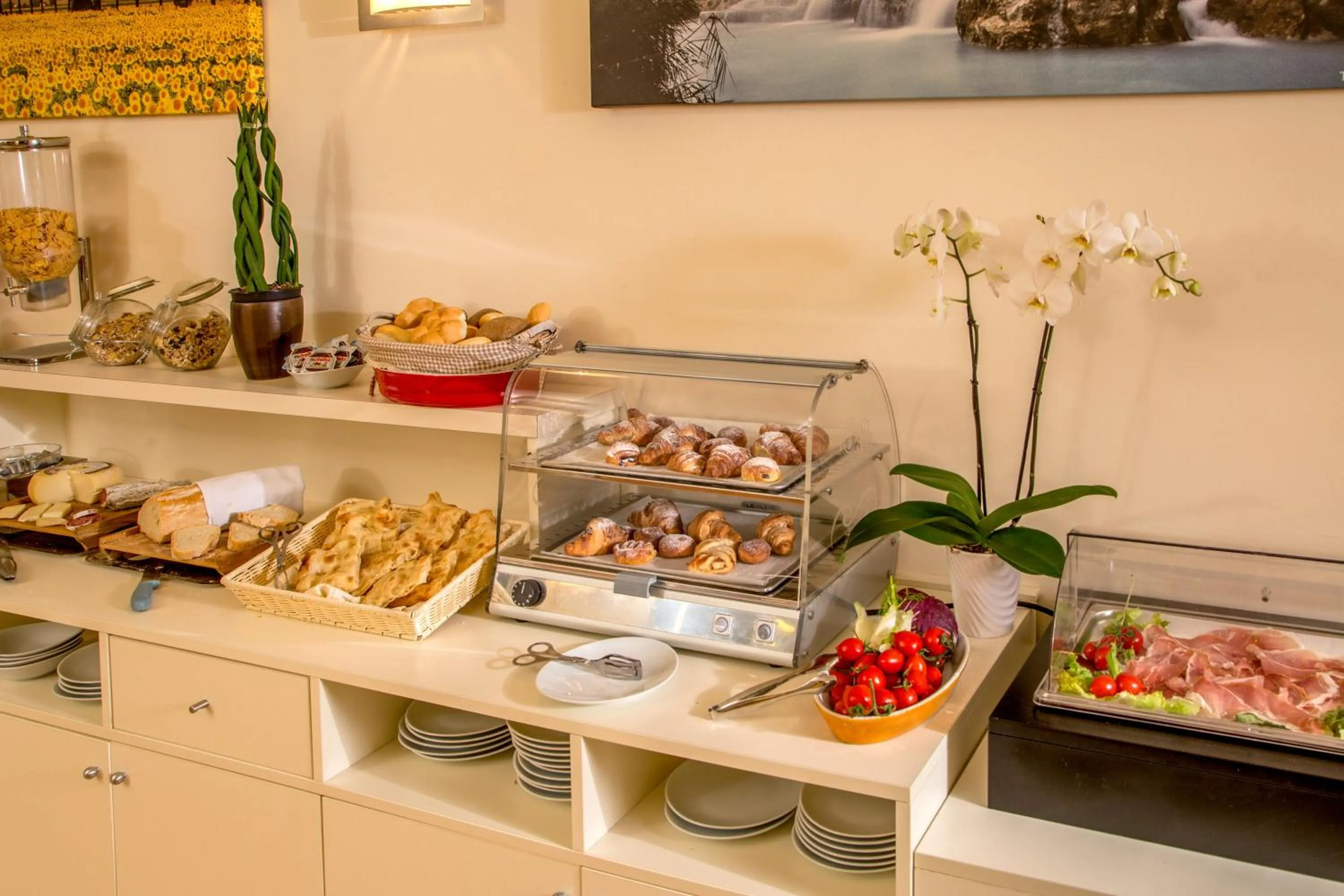 Continental breakfast in Hotel Corallo