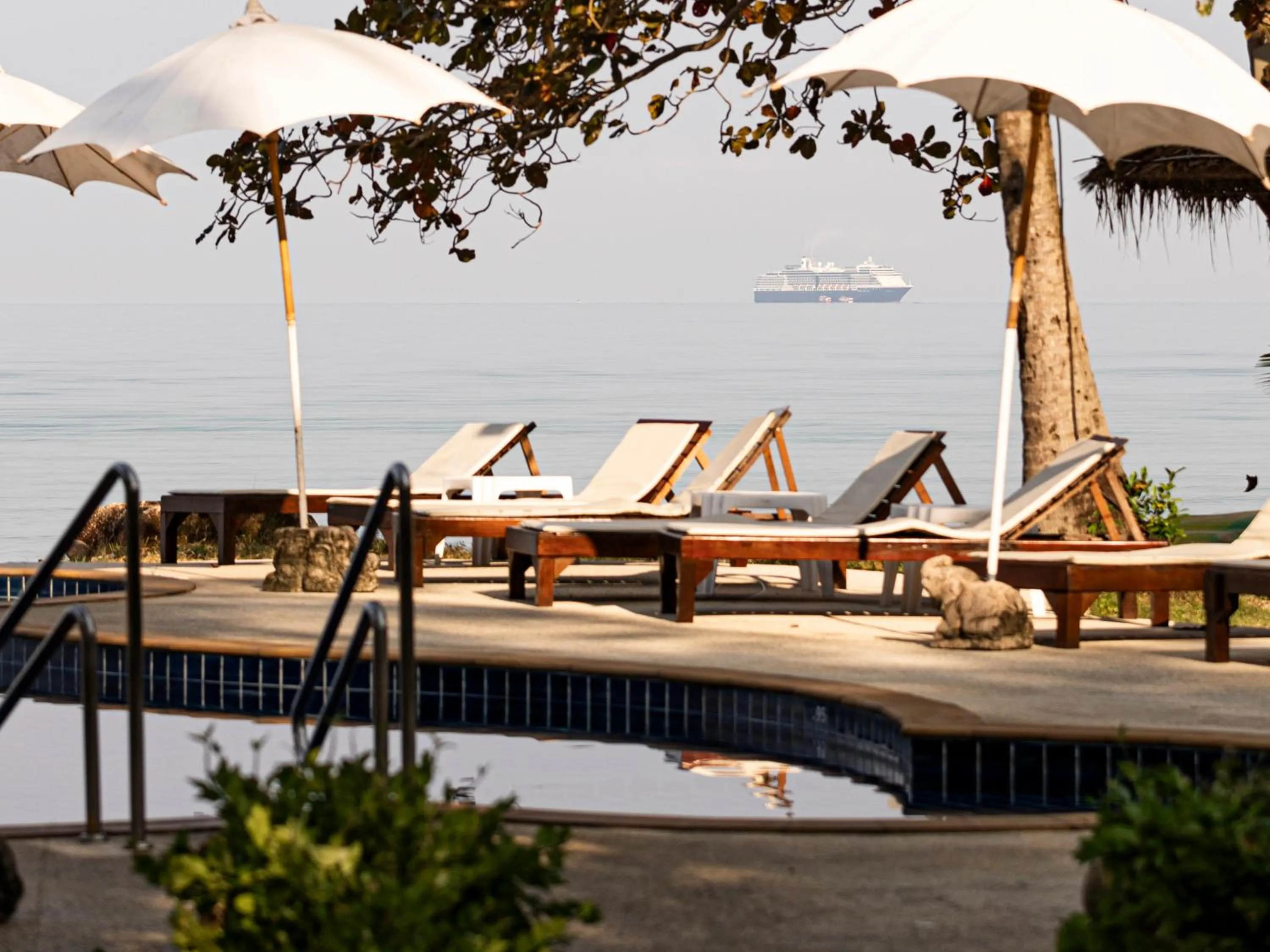 Property building in Lipa Lodge Beach Resort