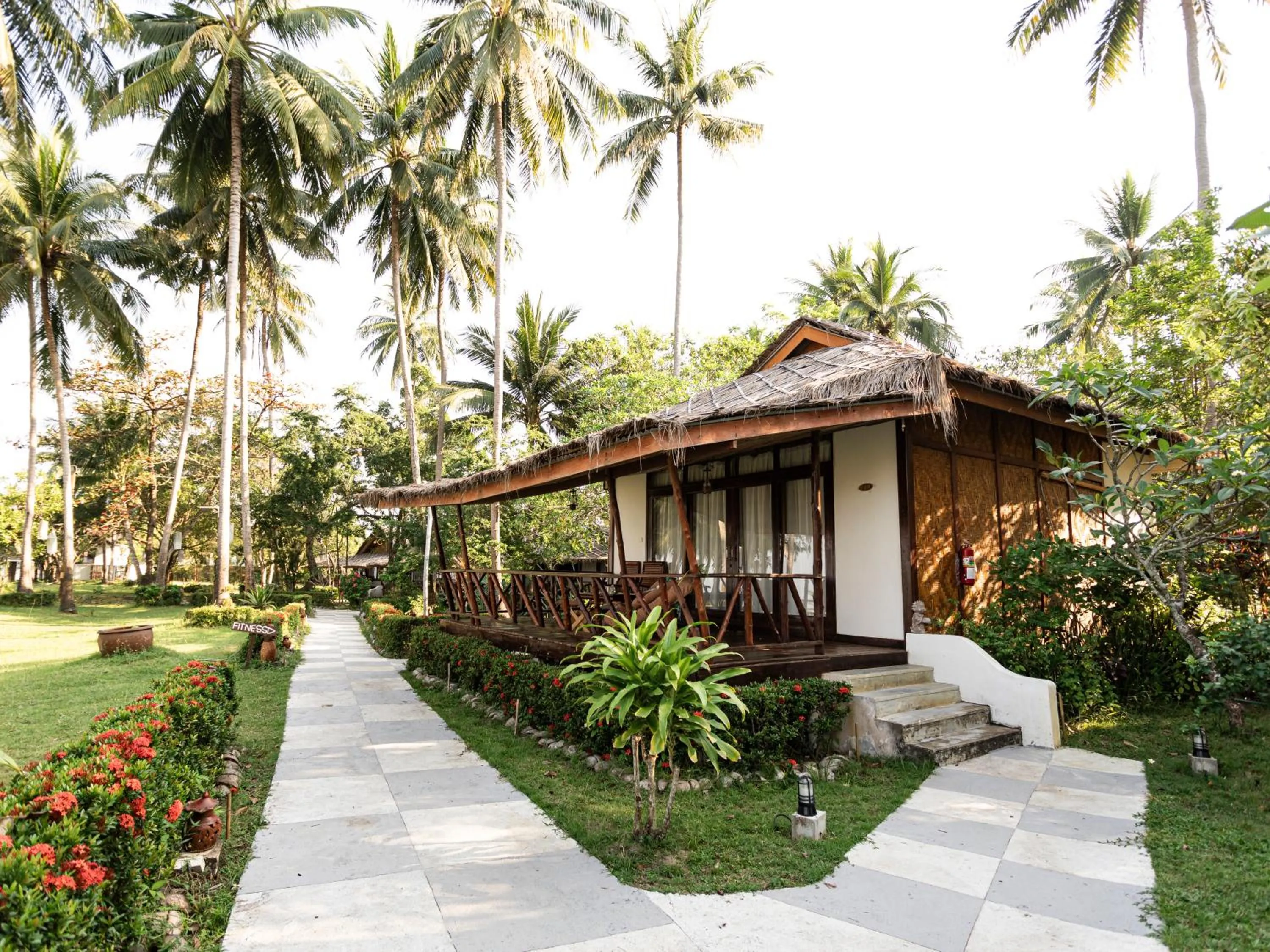 Lipa Lodge Beach Resort