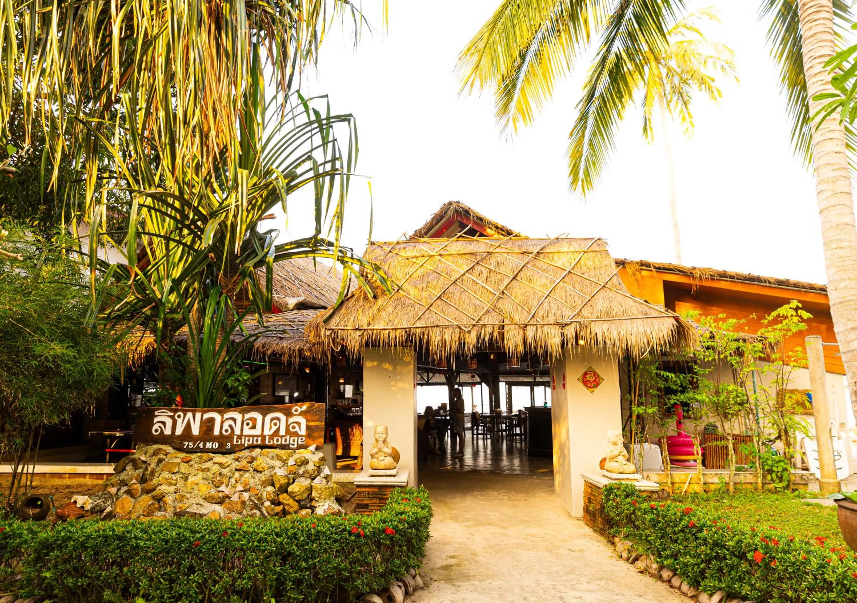 Lipa Lodge Beach Resort