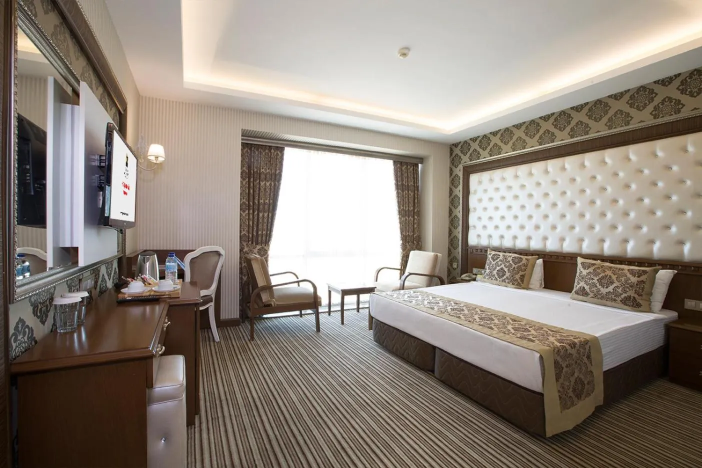 Bedroom, Bed in Grand Altuntas Hotel