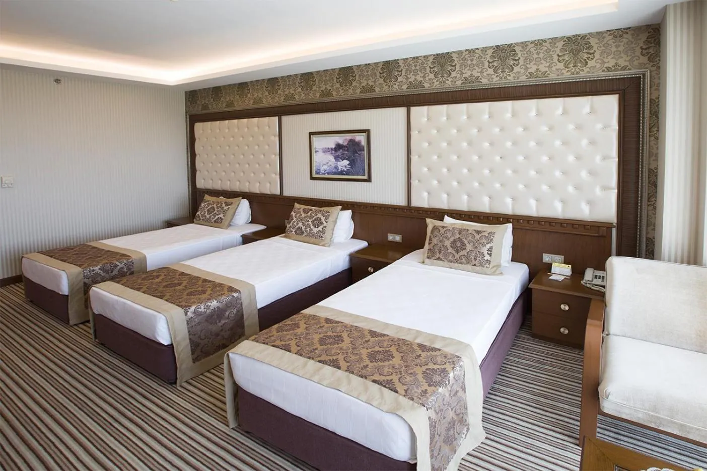 Bedroom, Bed in Grand Altuntas Hotel