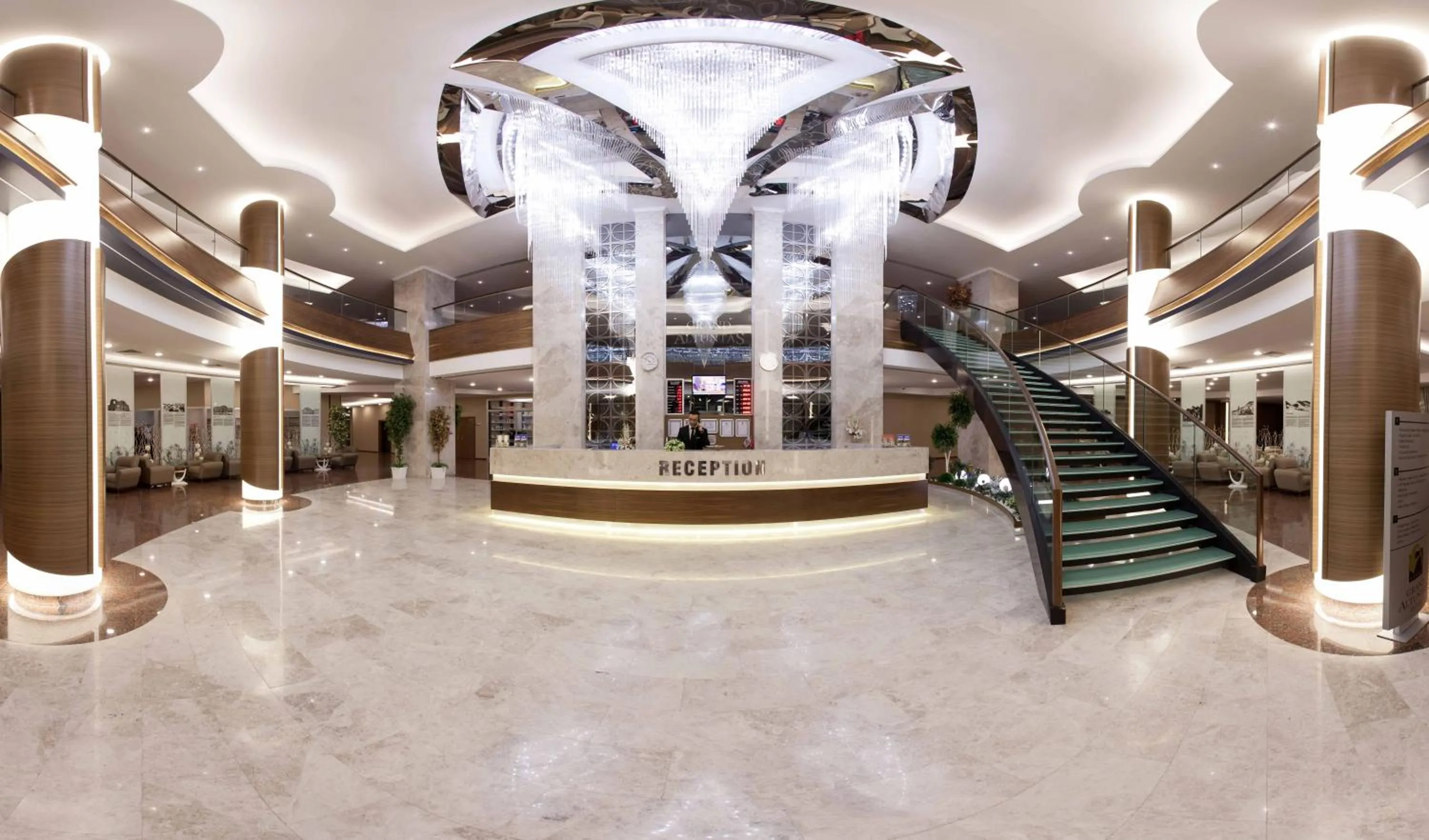 Lobby or reception in Grand Altuntas Hotel