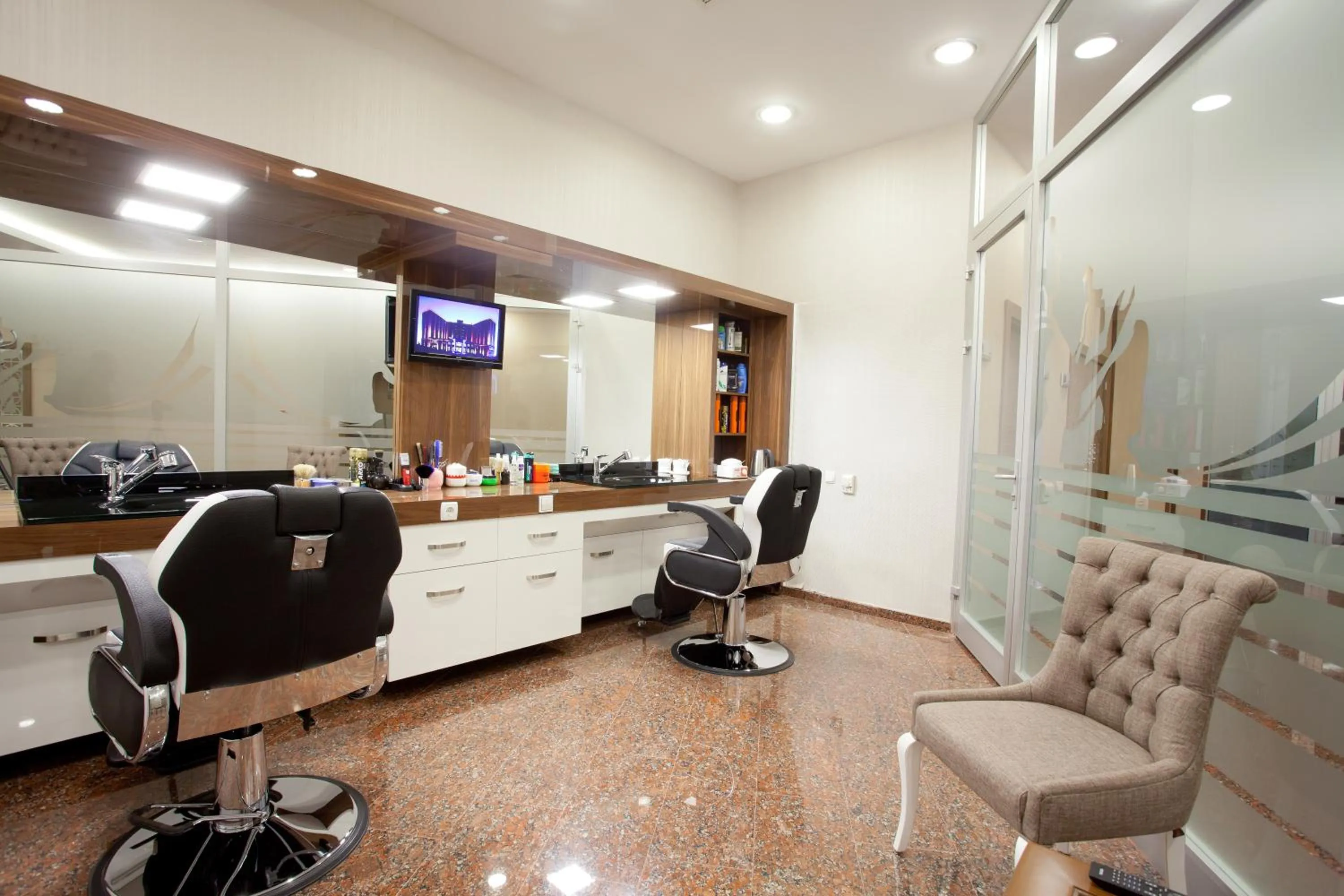 On-site shops in Grand Altuntas Hotel