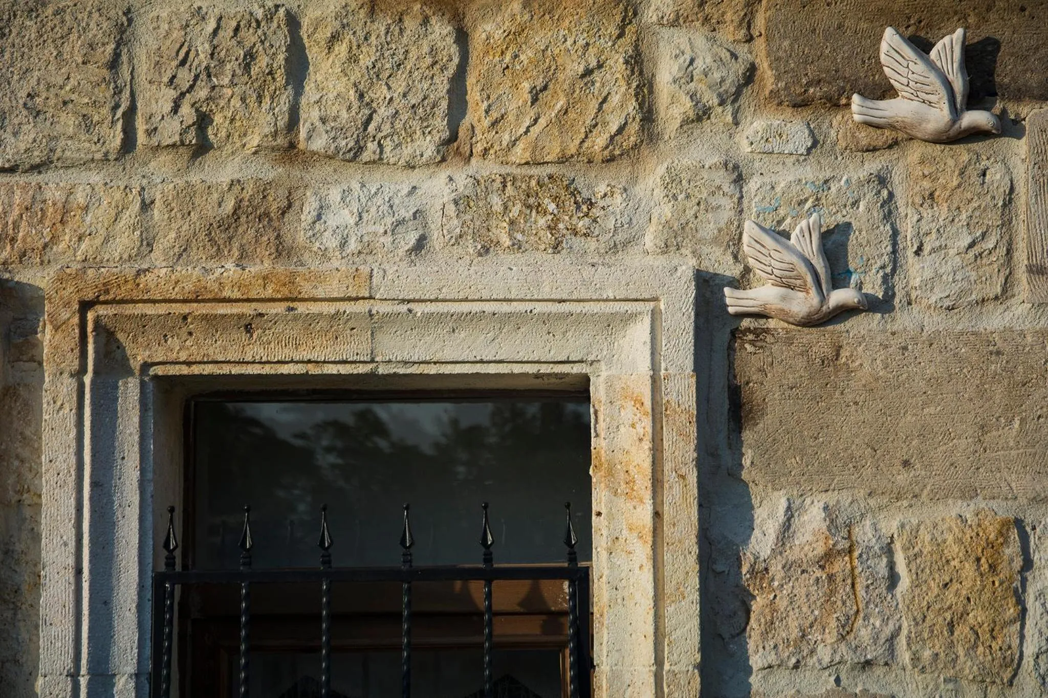 Decorative detail in Assiana Cave Hotel