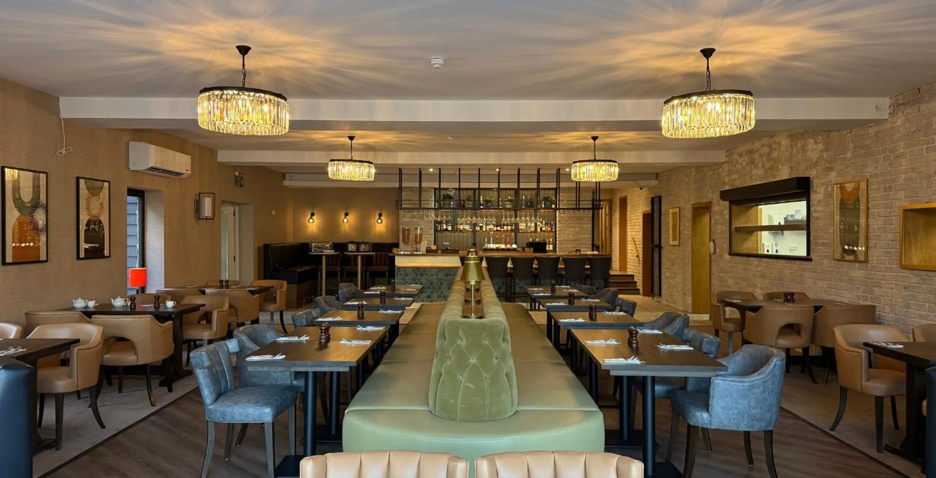 Restaurant/places to eat in Great Hallingbury Manor & Lodges London Stansted