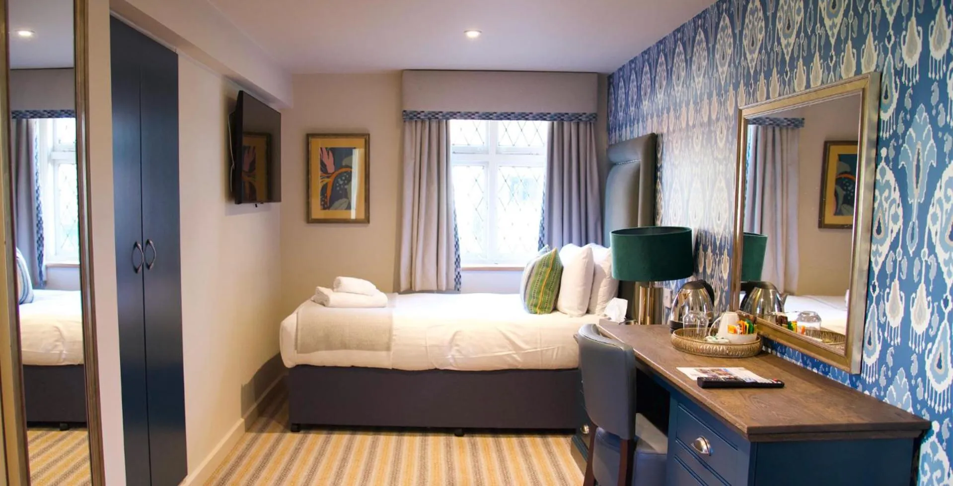 Bed in Great Hallingbury Manor & Lodges London Stansted