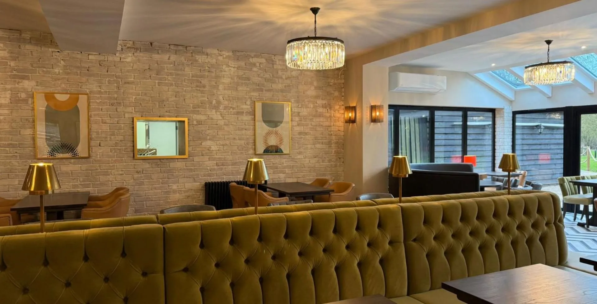 Restaurant/places to eat in Great Hallingbury Manor & Lodges London Stansted