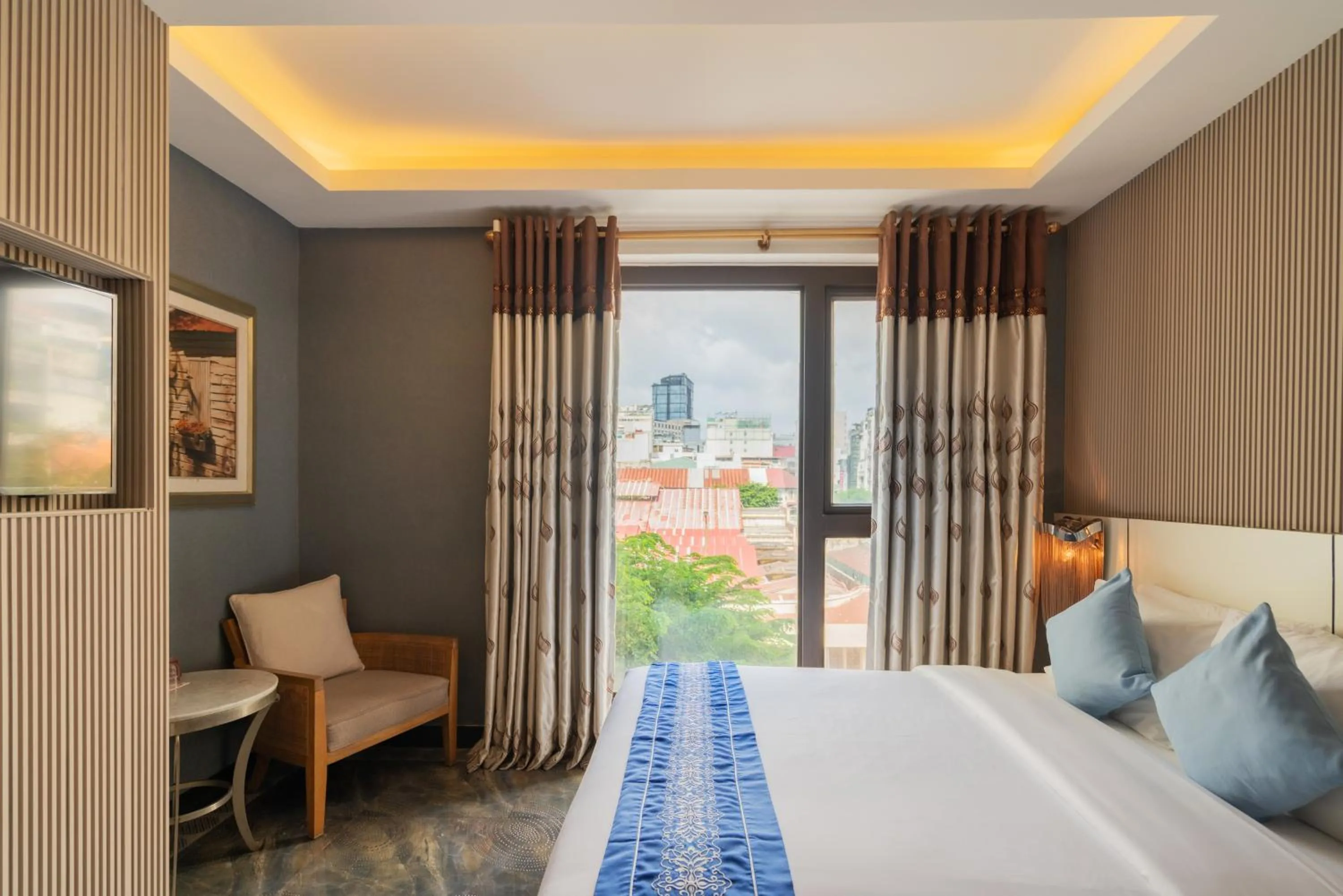 Bed in A&EM Ben Thanh Hotel