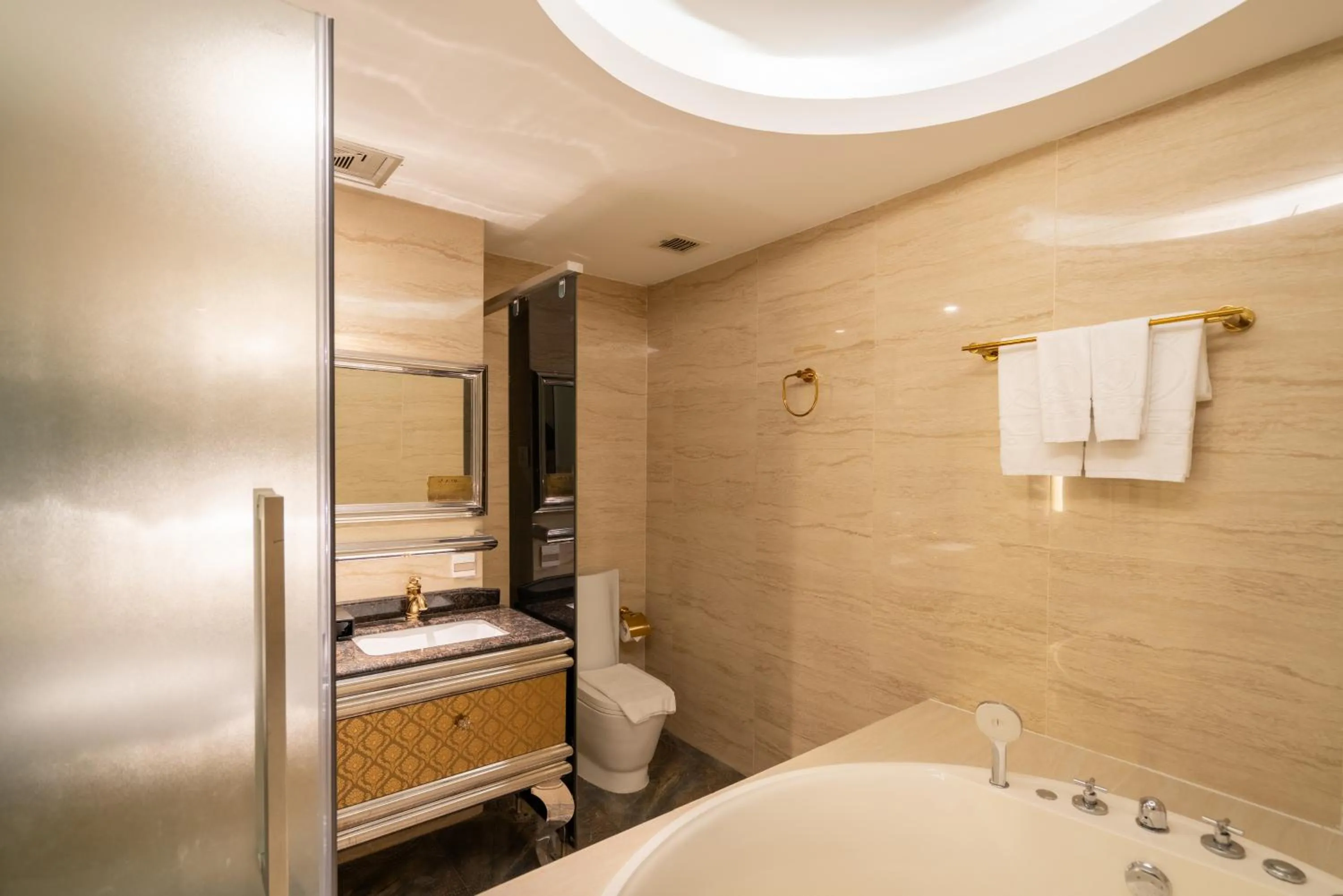 Bathroom in A&EM Ben Thanh Hotel