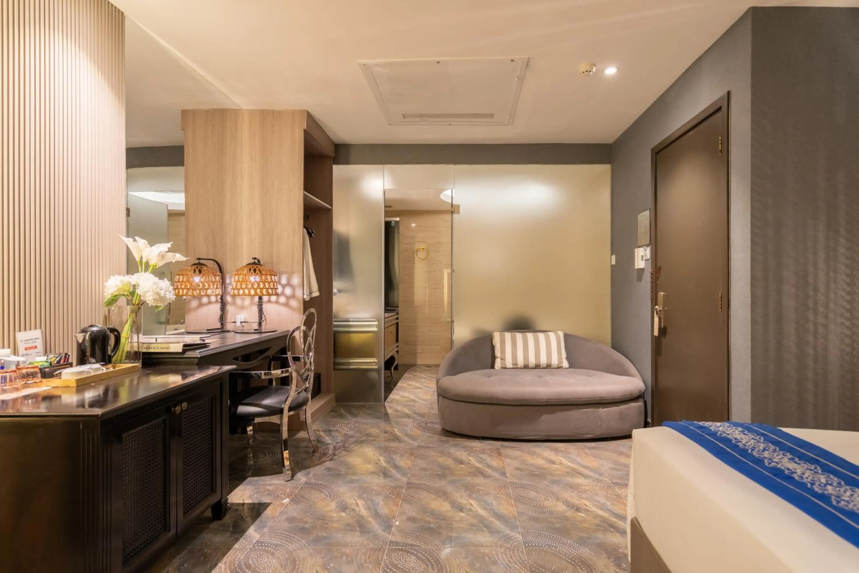 TV and multimedia, Bed in A&EM Ben Thanh Hotel