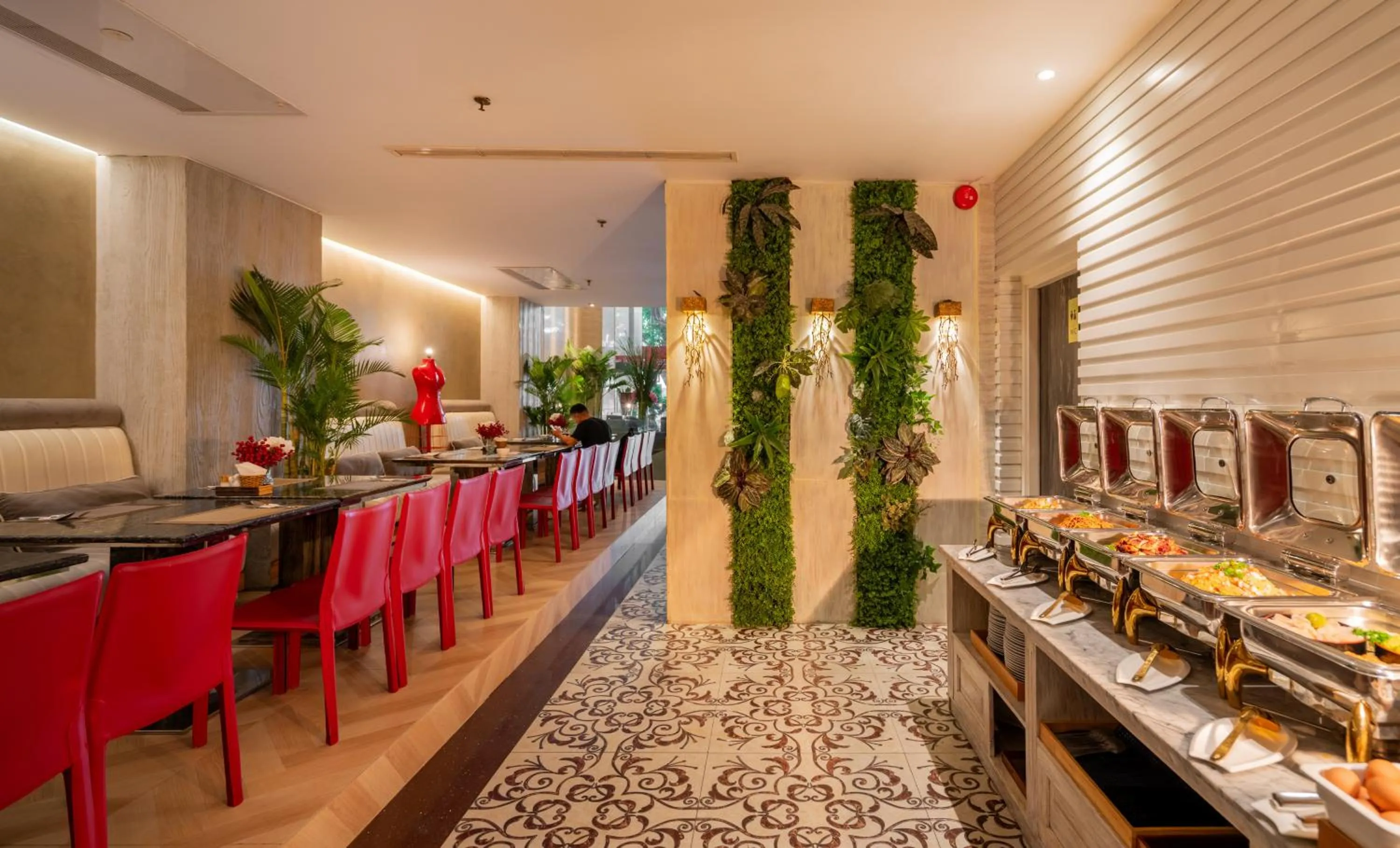 Buffet breakfast in A&EM Ben Thanh Hotel