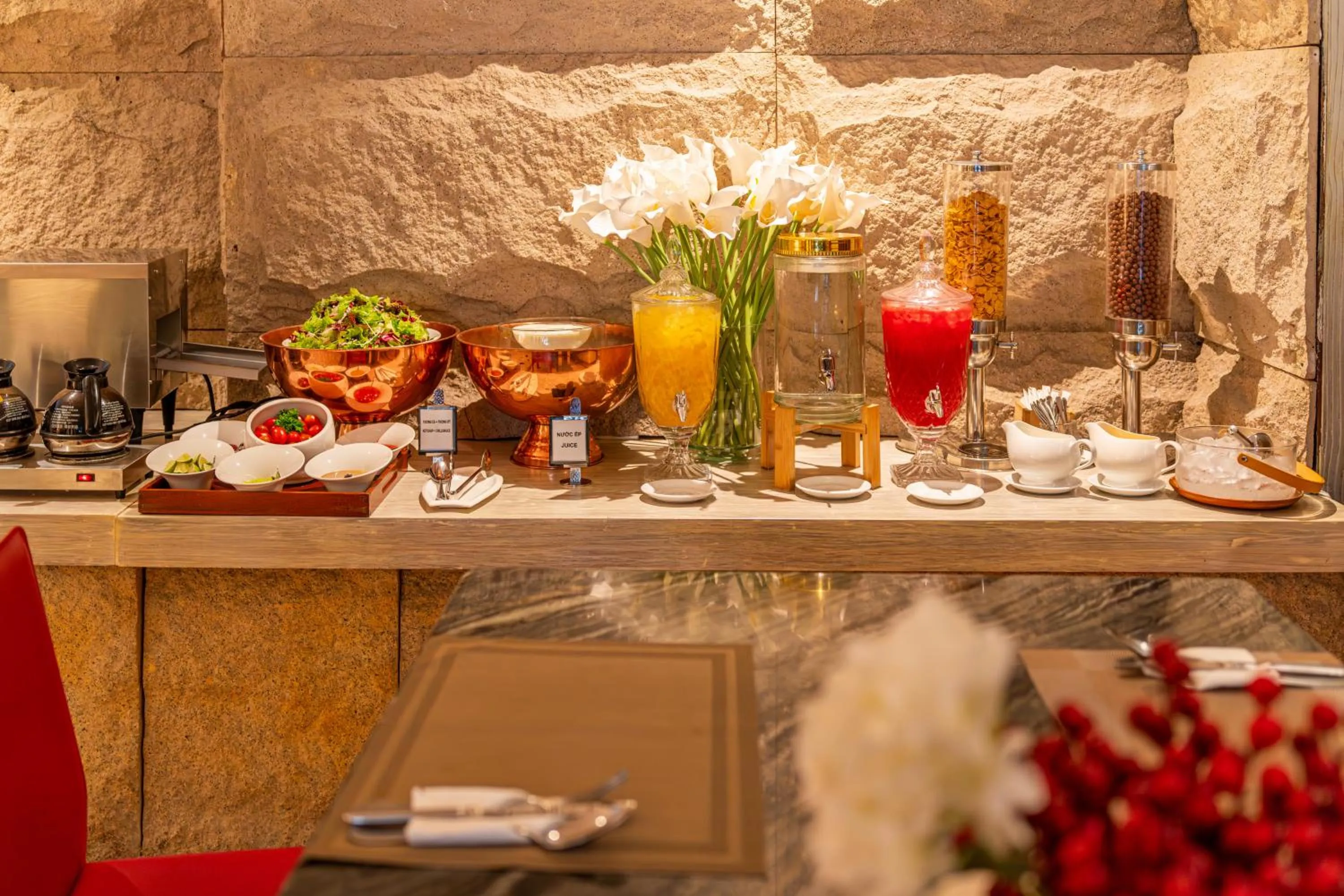 Buffet breakfast in A&EM Ben Thanh Hotel