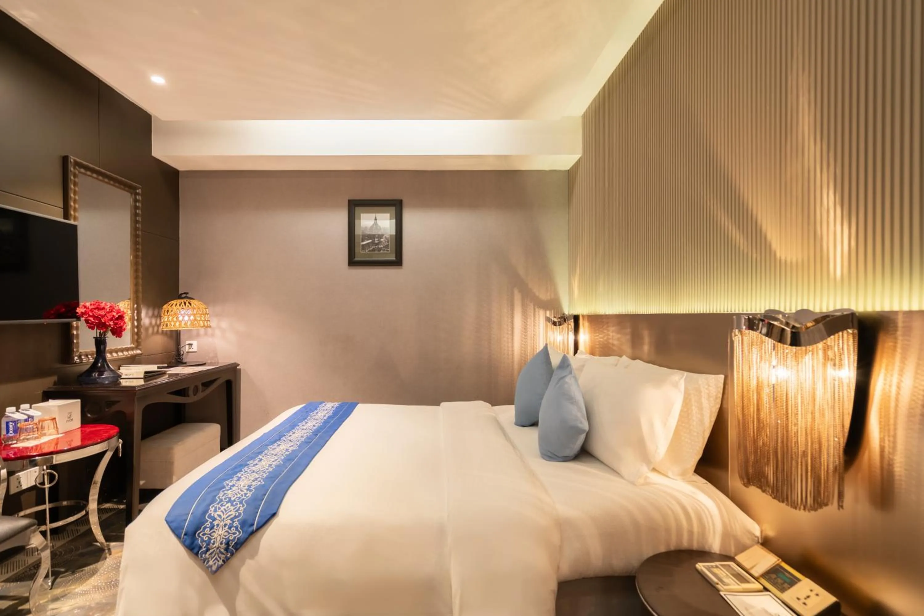 Bed in A&EM Ben Thanh Hotel