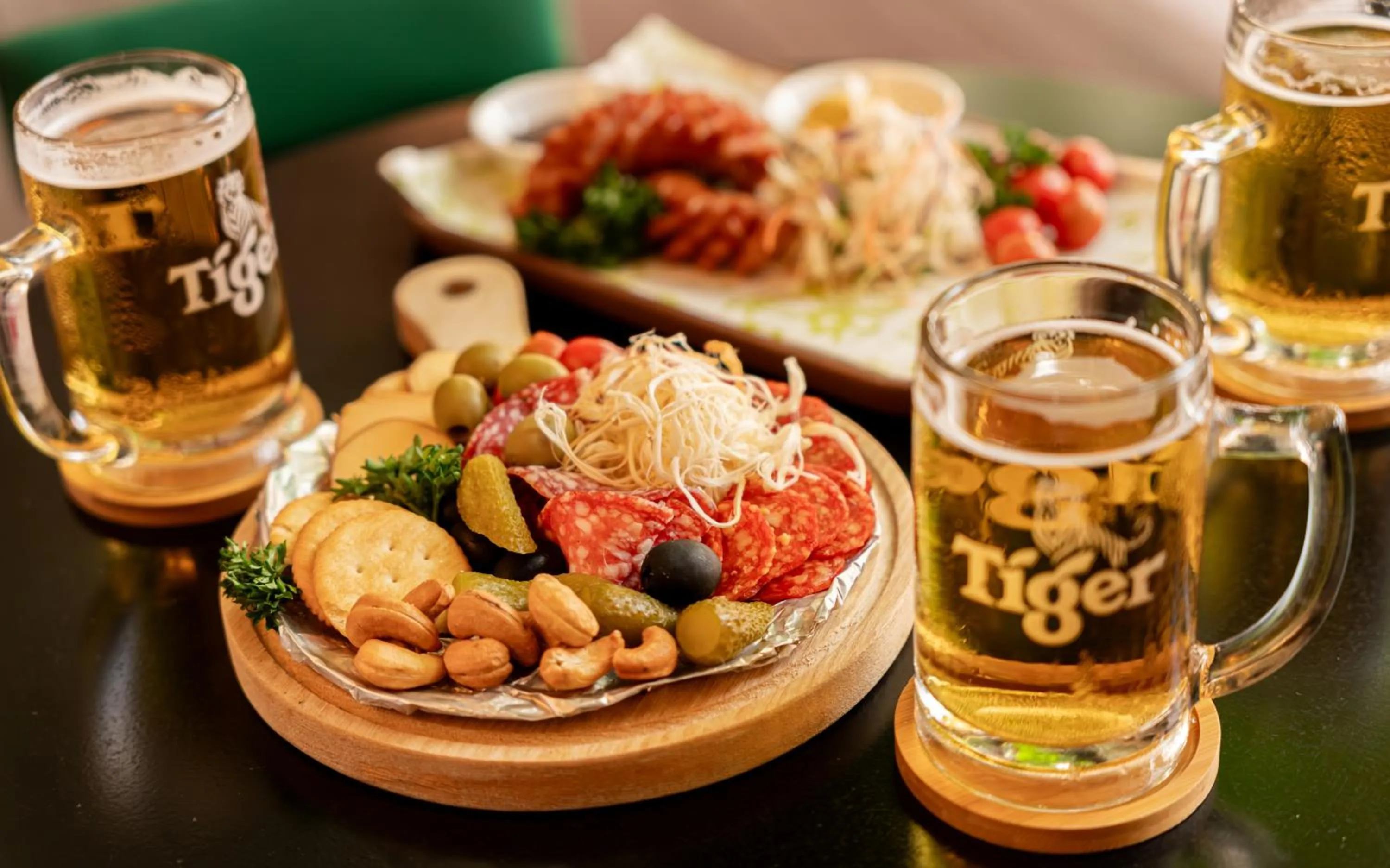 Food and drinks in A&EM Ben Thanh Hotel