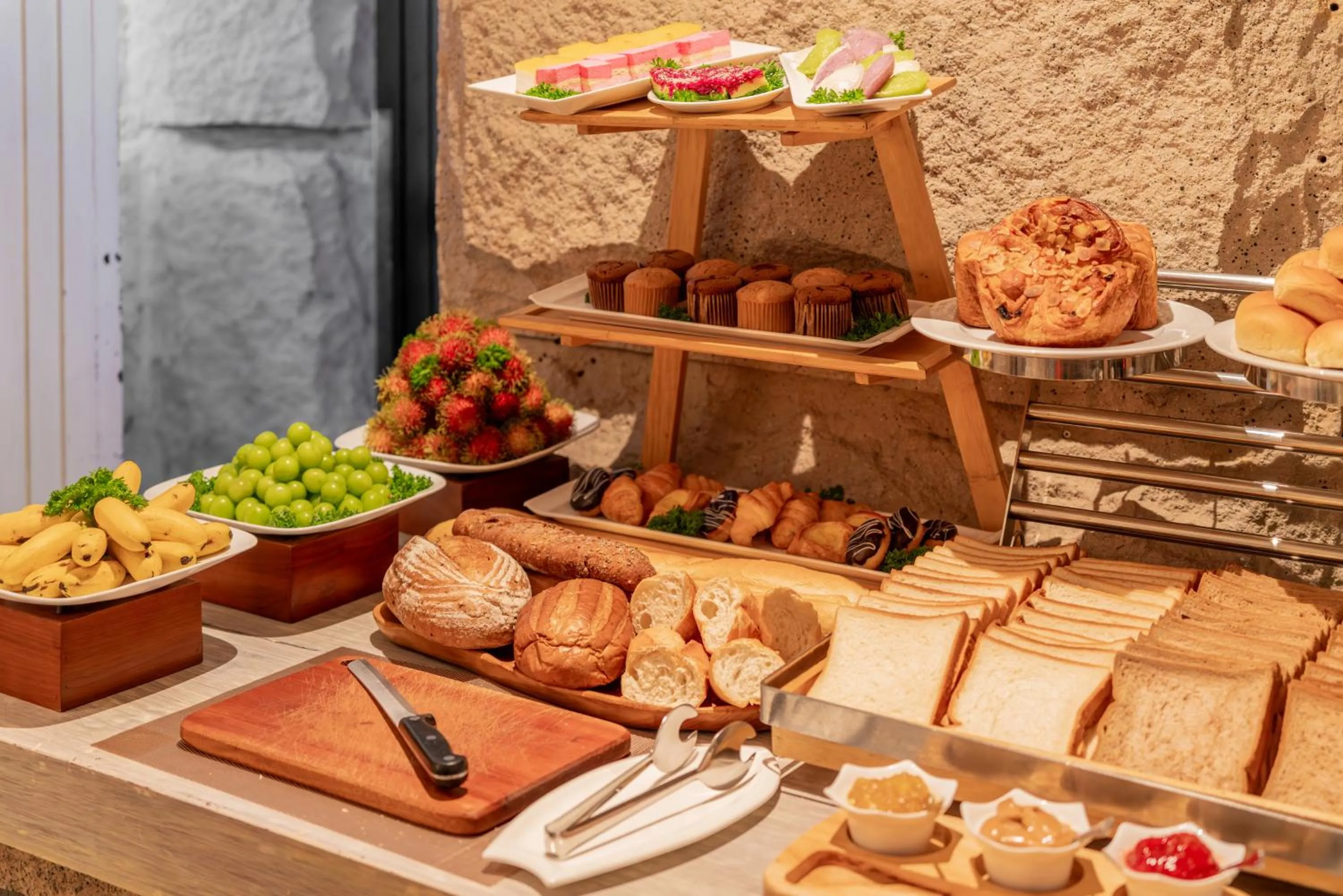 Continental breakfast in A&EM Ben Thanh Hotel