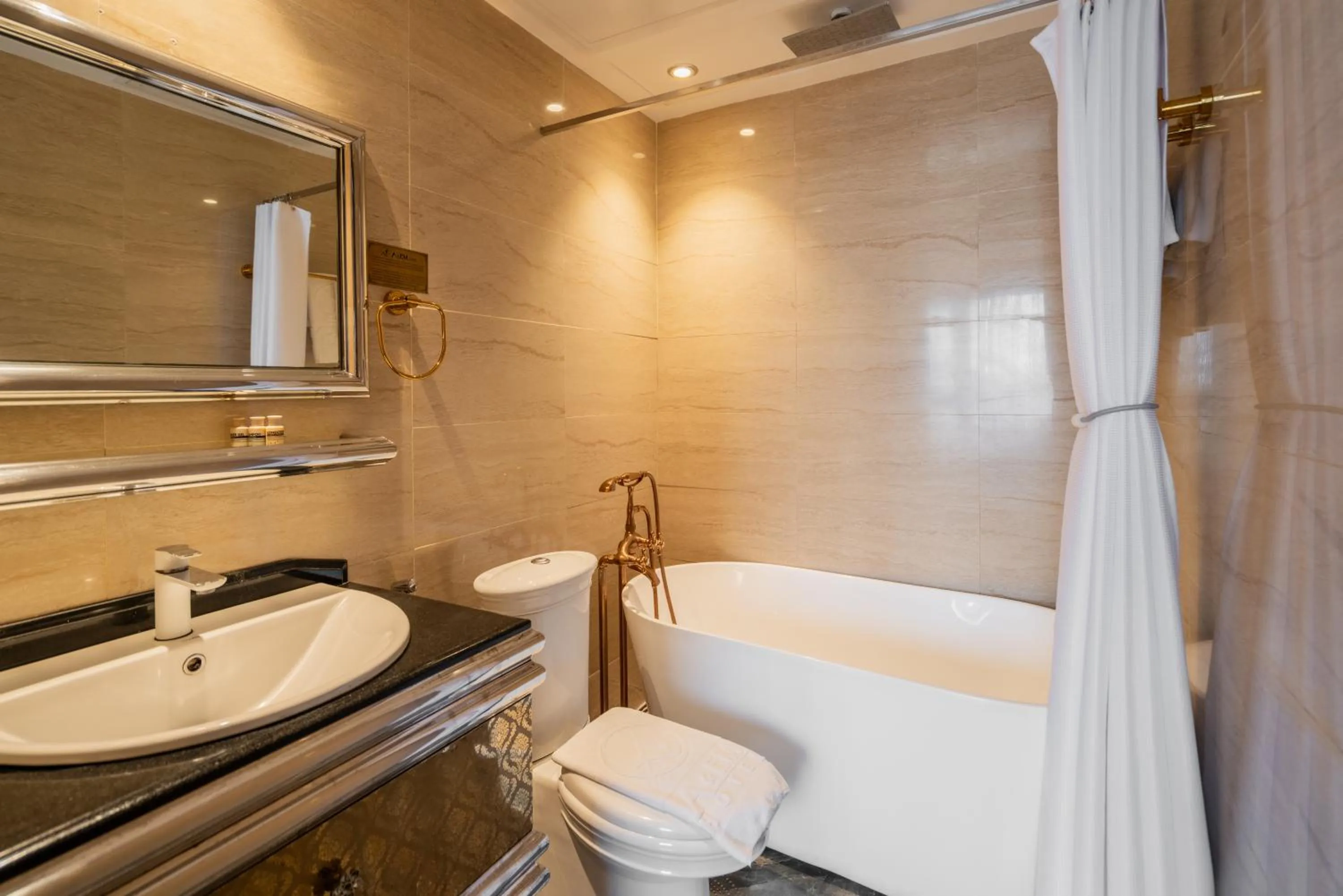 Bathroom in A&EM Ben Thanh Hotel