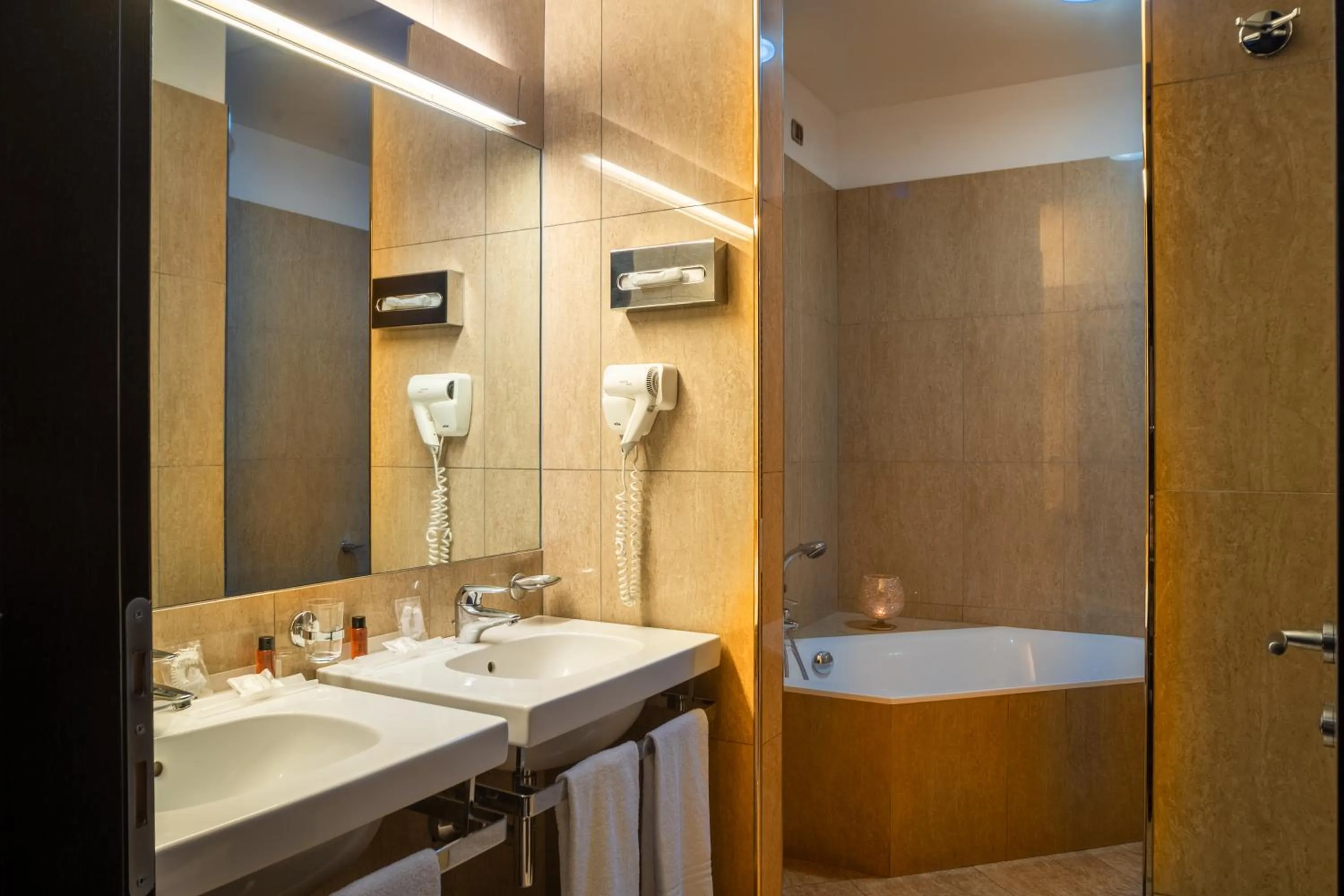 Hotel Airone - Ombrellone incluso al bagno Dolce Vita a Marina dal 1 giugno al 28 settembre