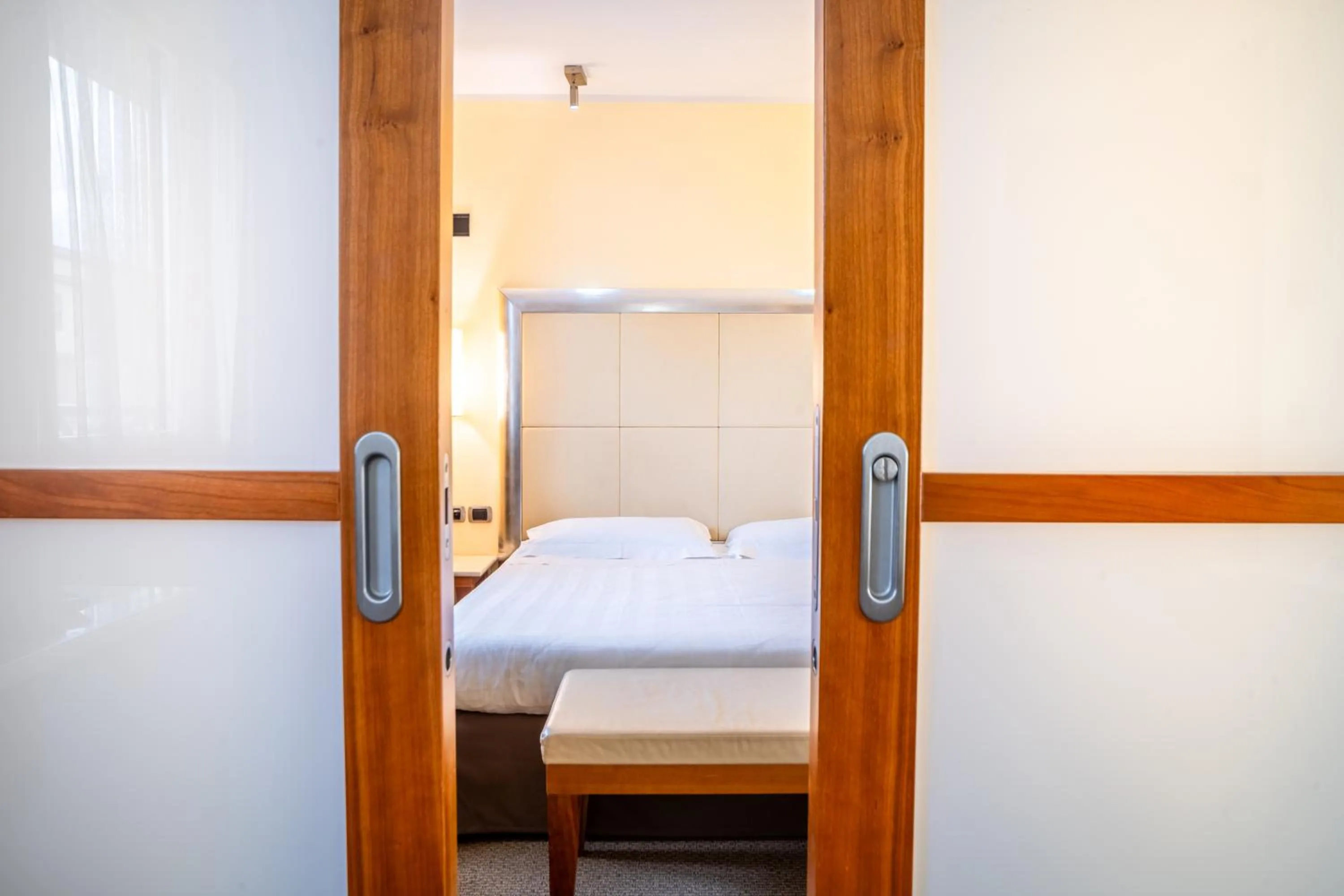 Bed in Hotel Airone - Ombrellone incluso al bagno Dolce Vita a Marina dal 1 giugno al 28 settembre