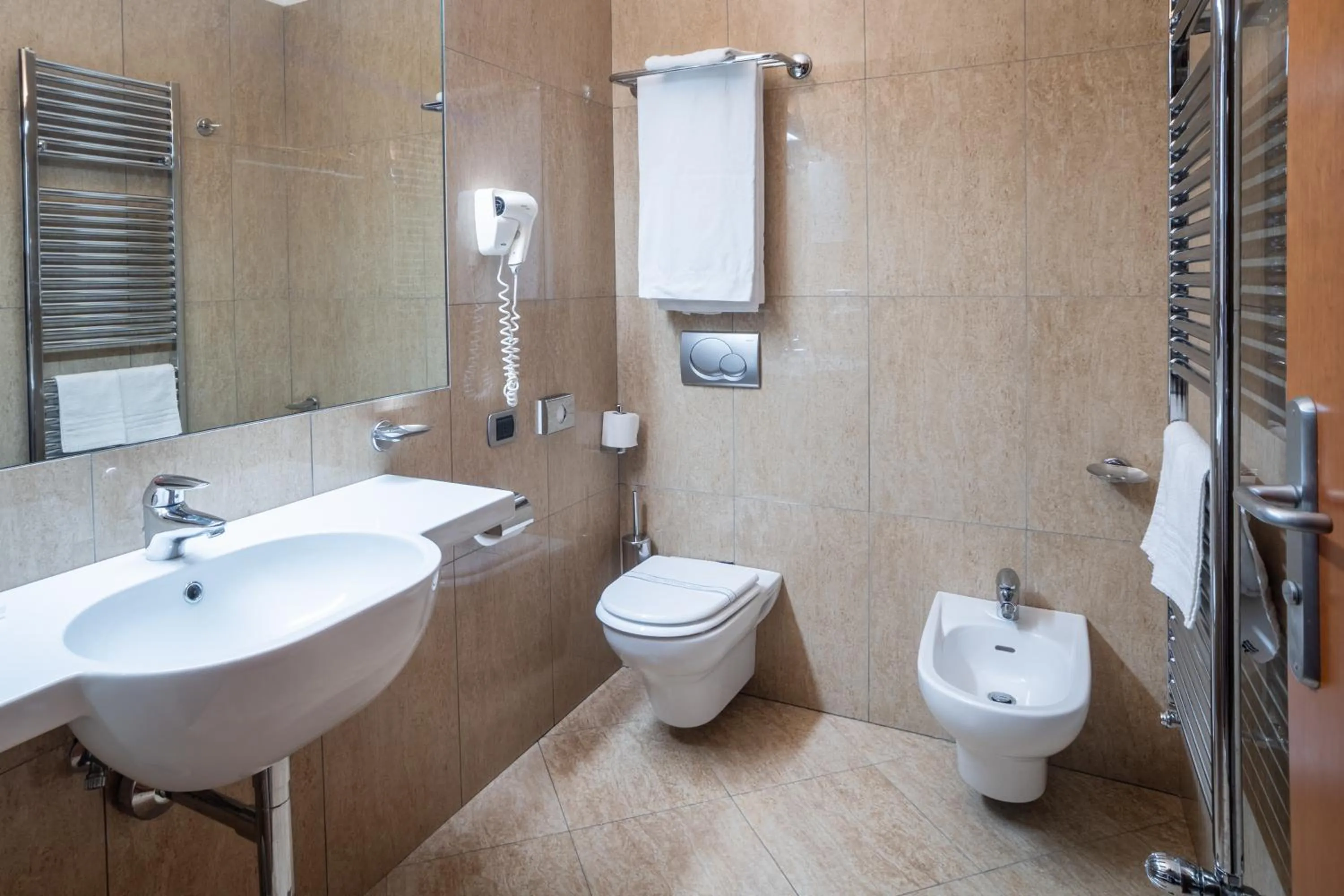 Hotel Airone - Ombrellone incluso al bagno Dolce Vita a Marina dal 1 giugno al 28 settembre