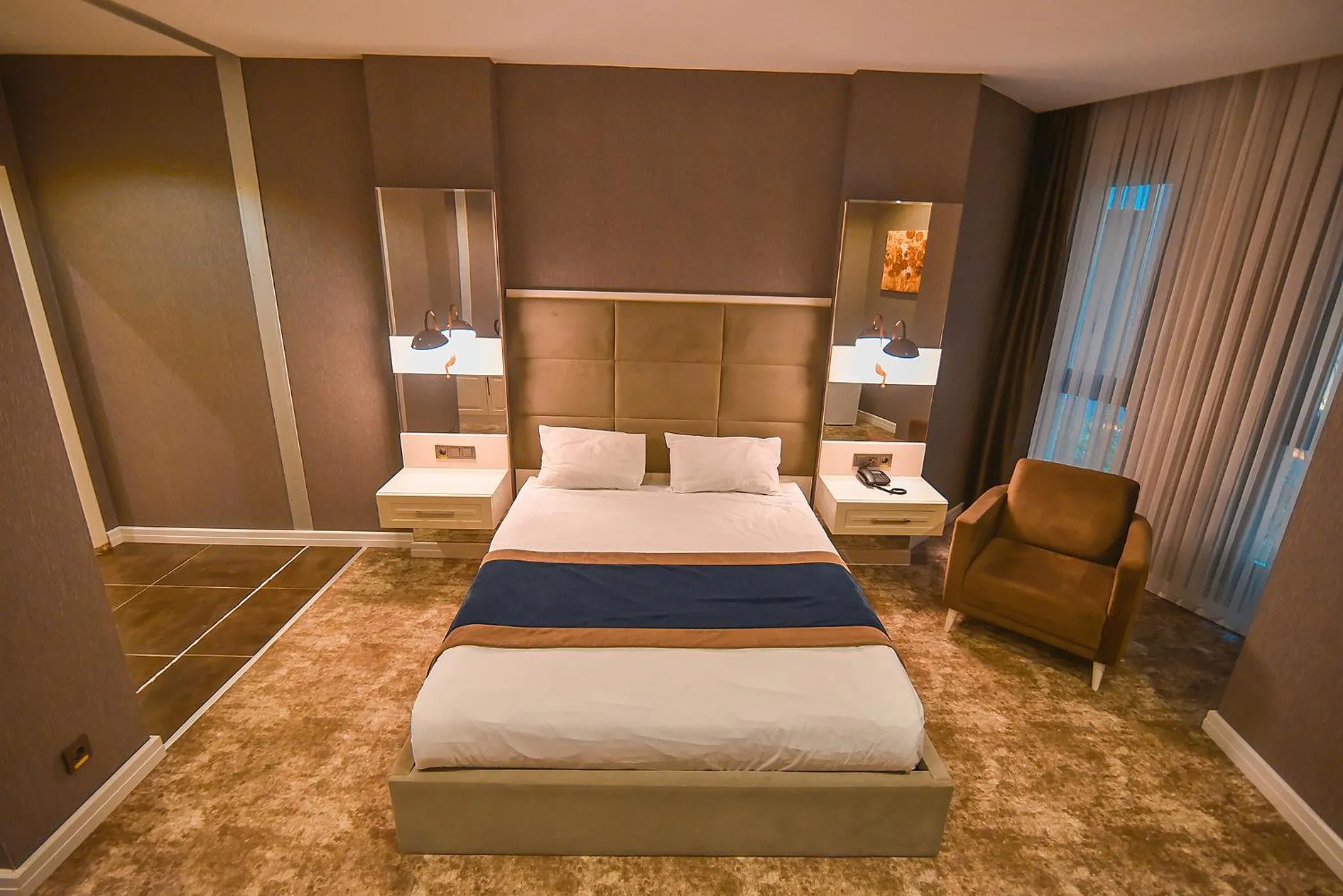 Bedroom, Bed in Royal Comfort Hotel