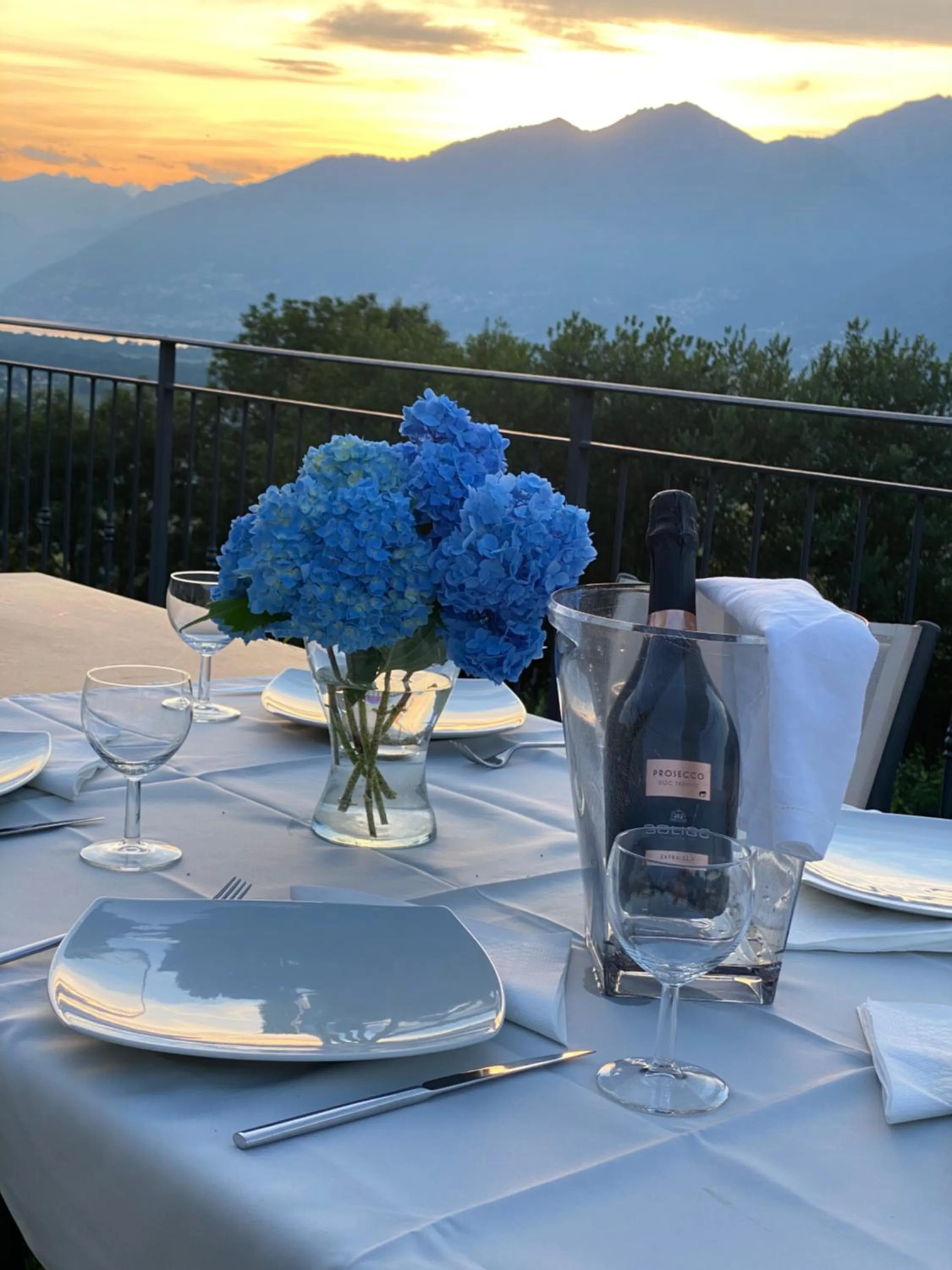 Restaurant/places to eat in Viva Bacco