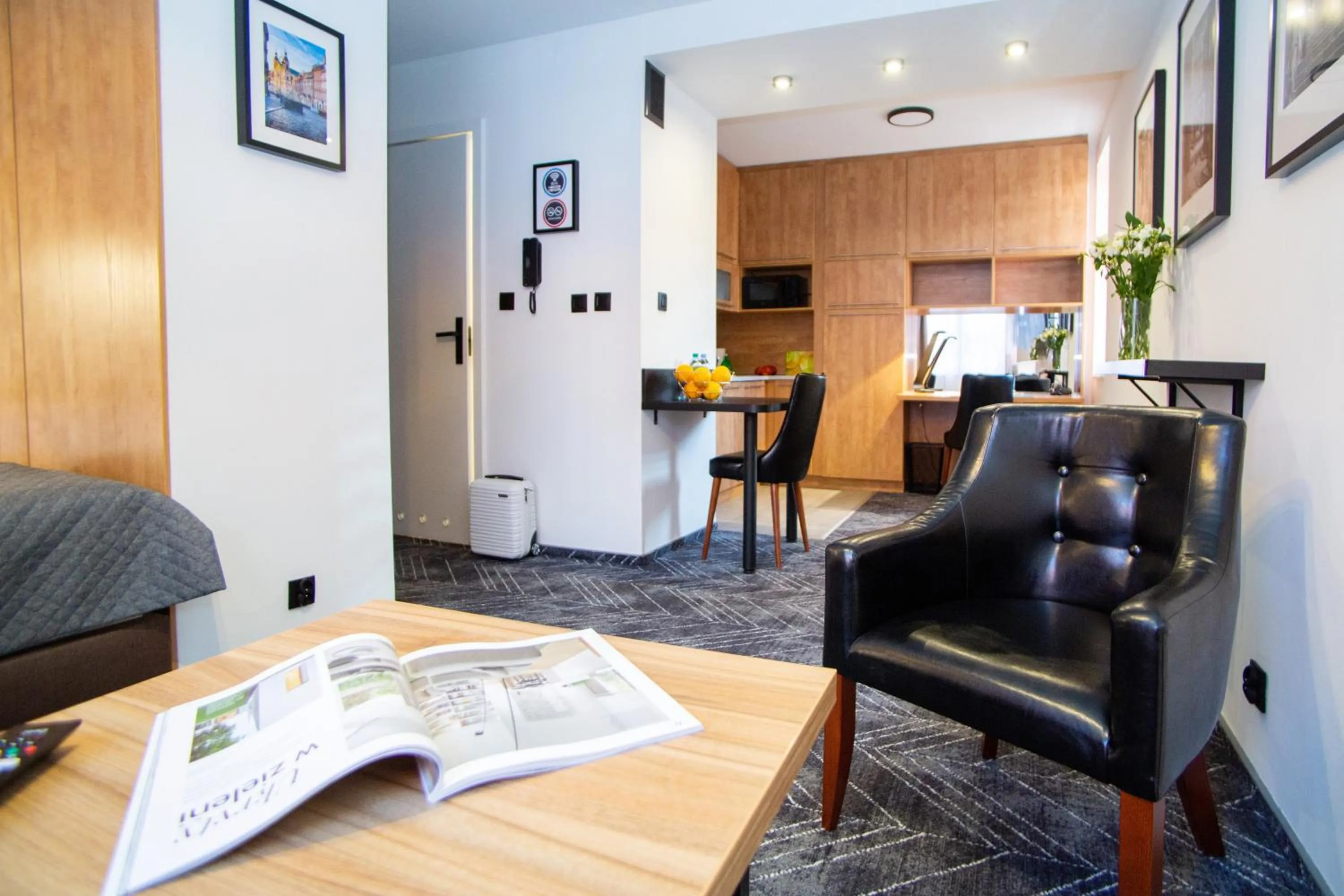 Kitchen or kitchenette in Warsaw Apartments - Apartamenty Sadyba