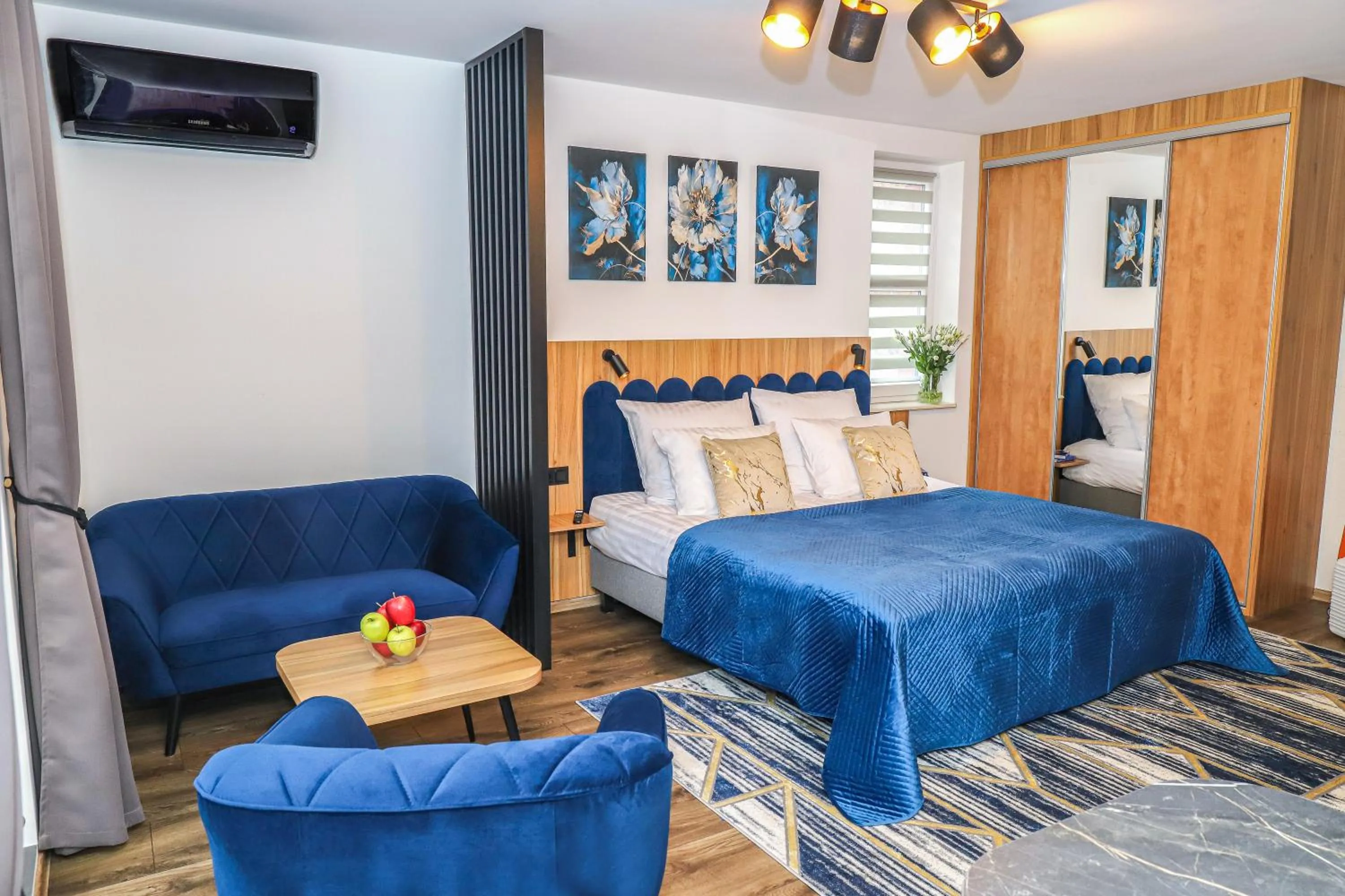 Bed in Warsaw Apartments - Apartamenty Sadyba