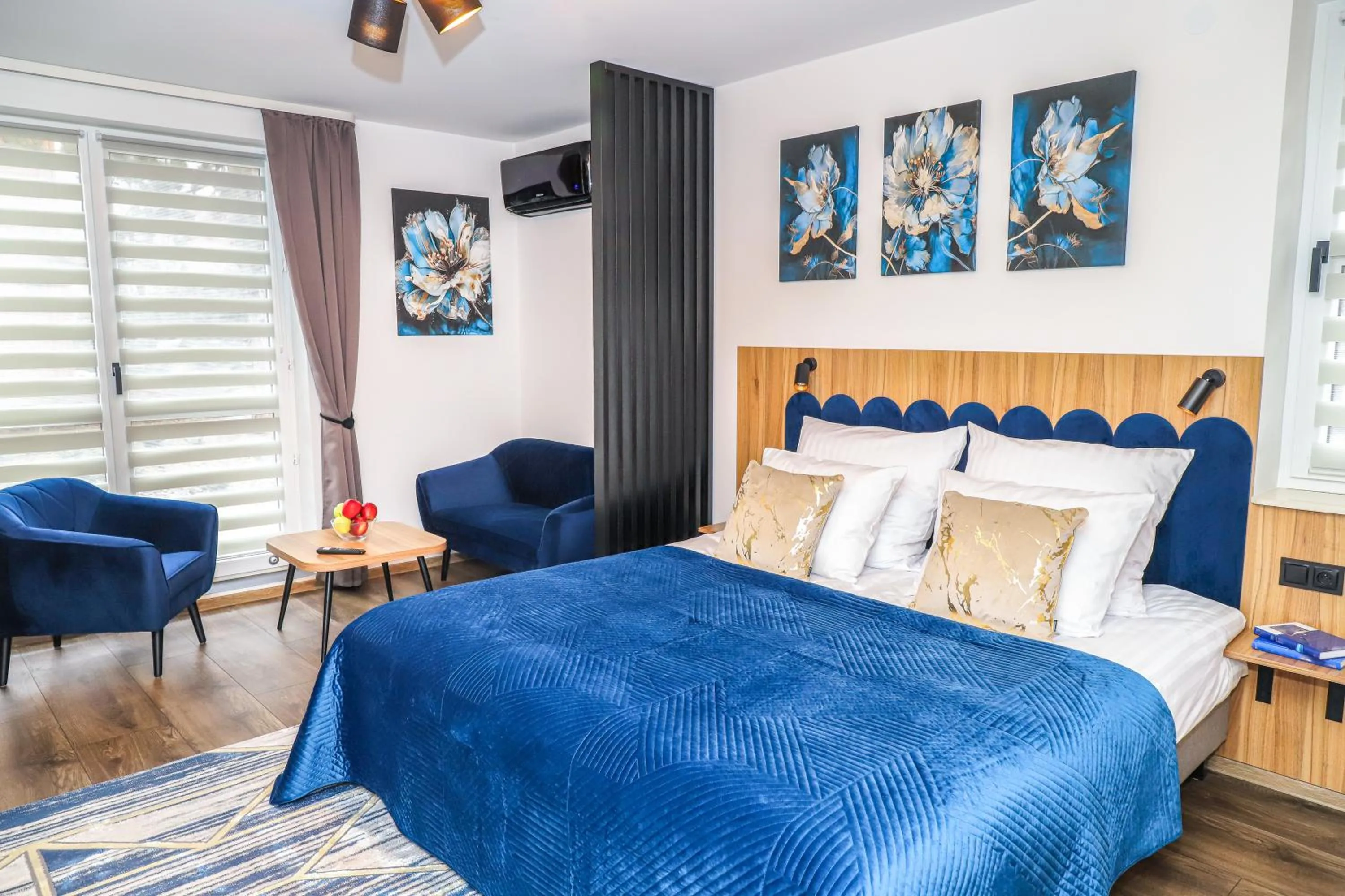 Bed in Warsaw Apartments - Apartamenty Sadyba