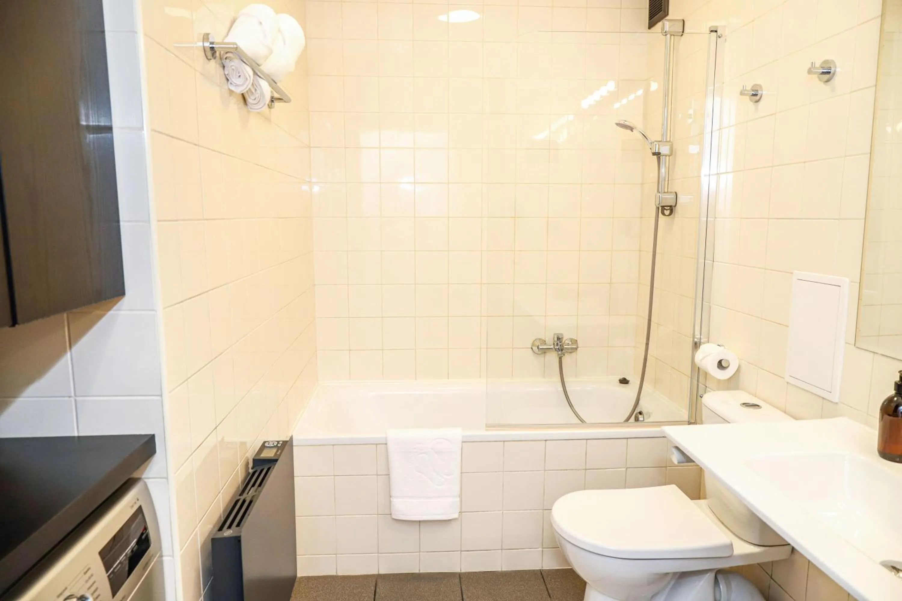 Bathroom in Warsaw Apartments - Apartamenty Sadyba