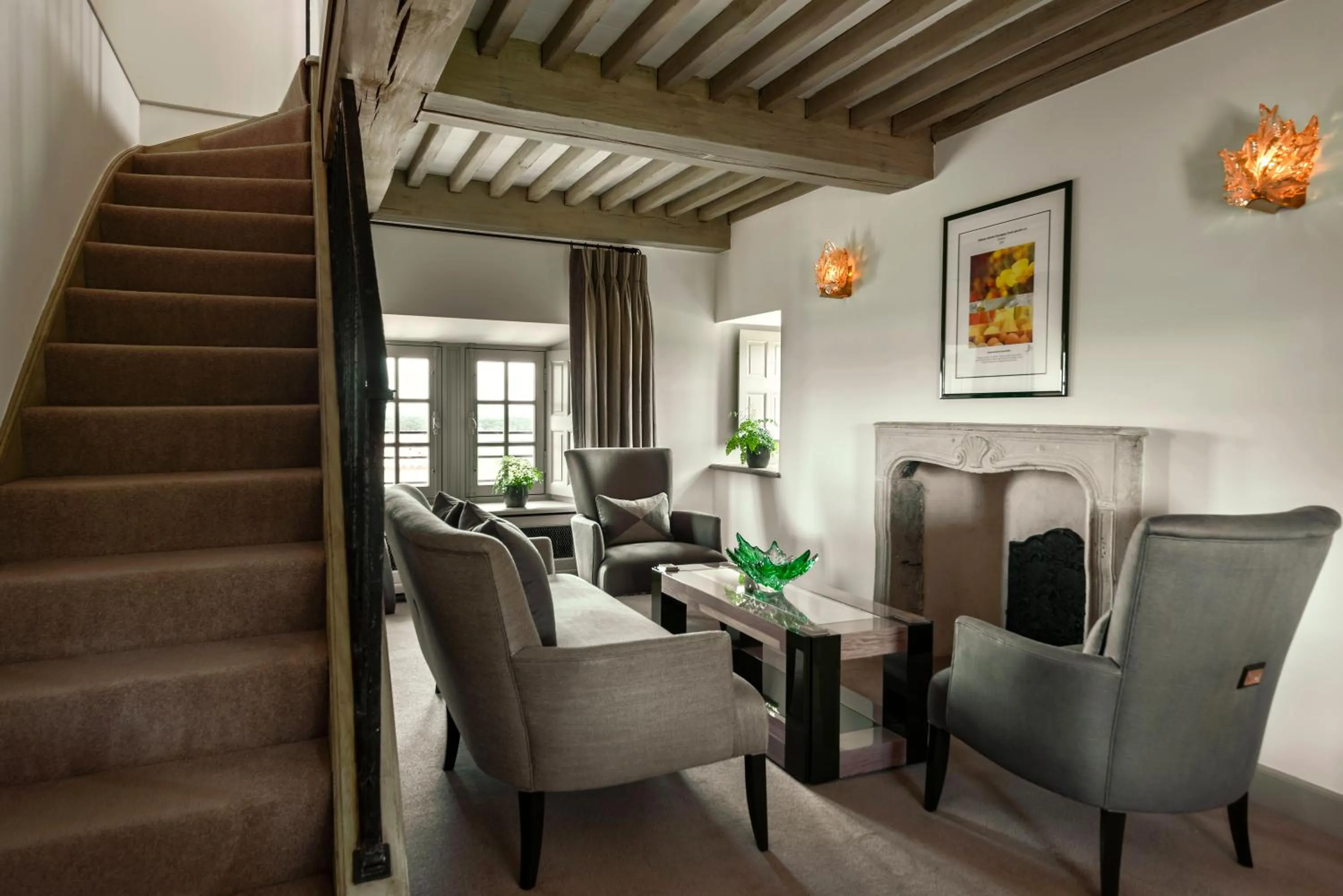 Living room in Château Lafaurie-Peyraguey Hôtel & Restaurant LALIQUE