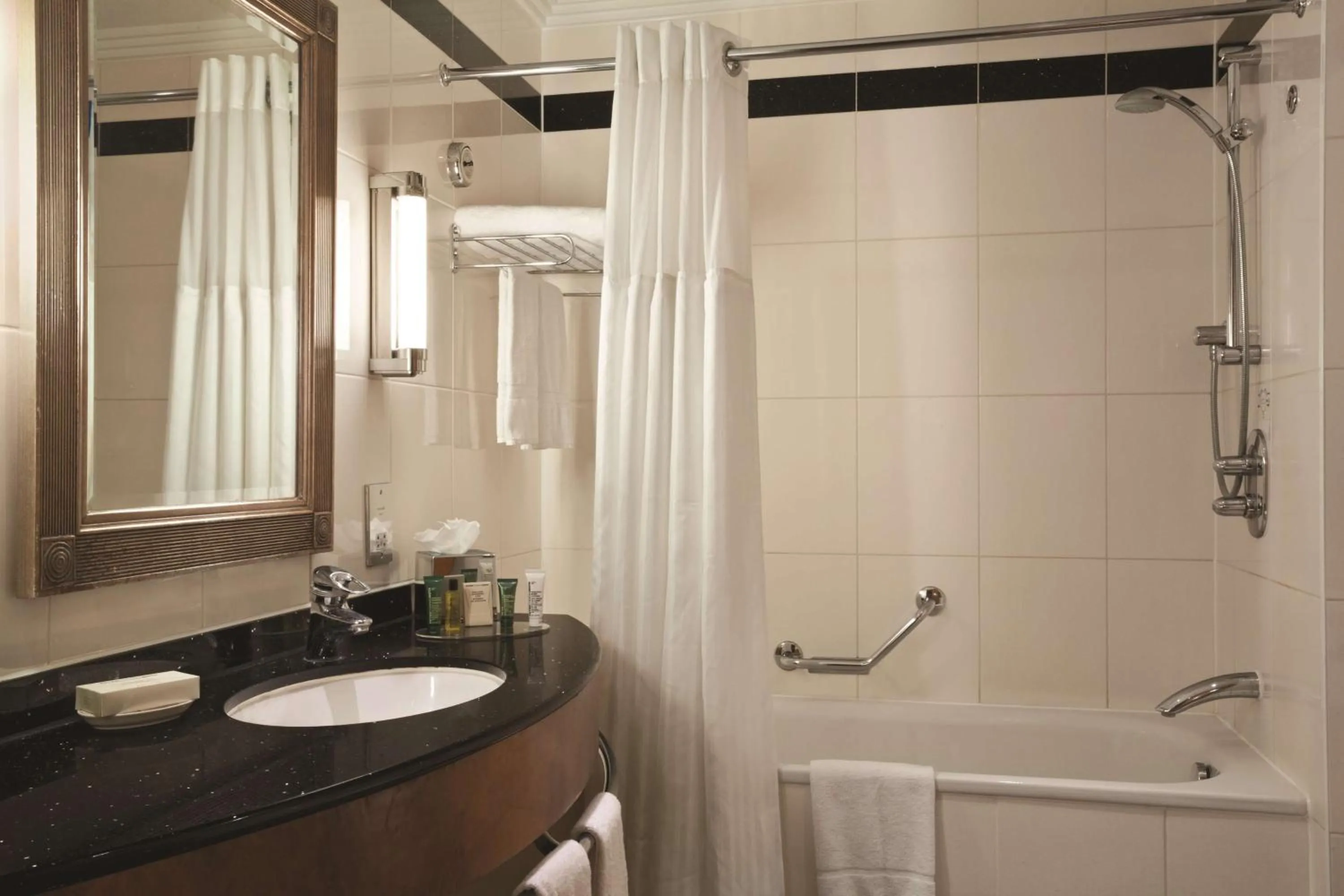 Bathroom in Hilton London Paddington