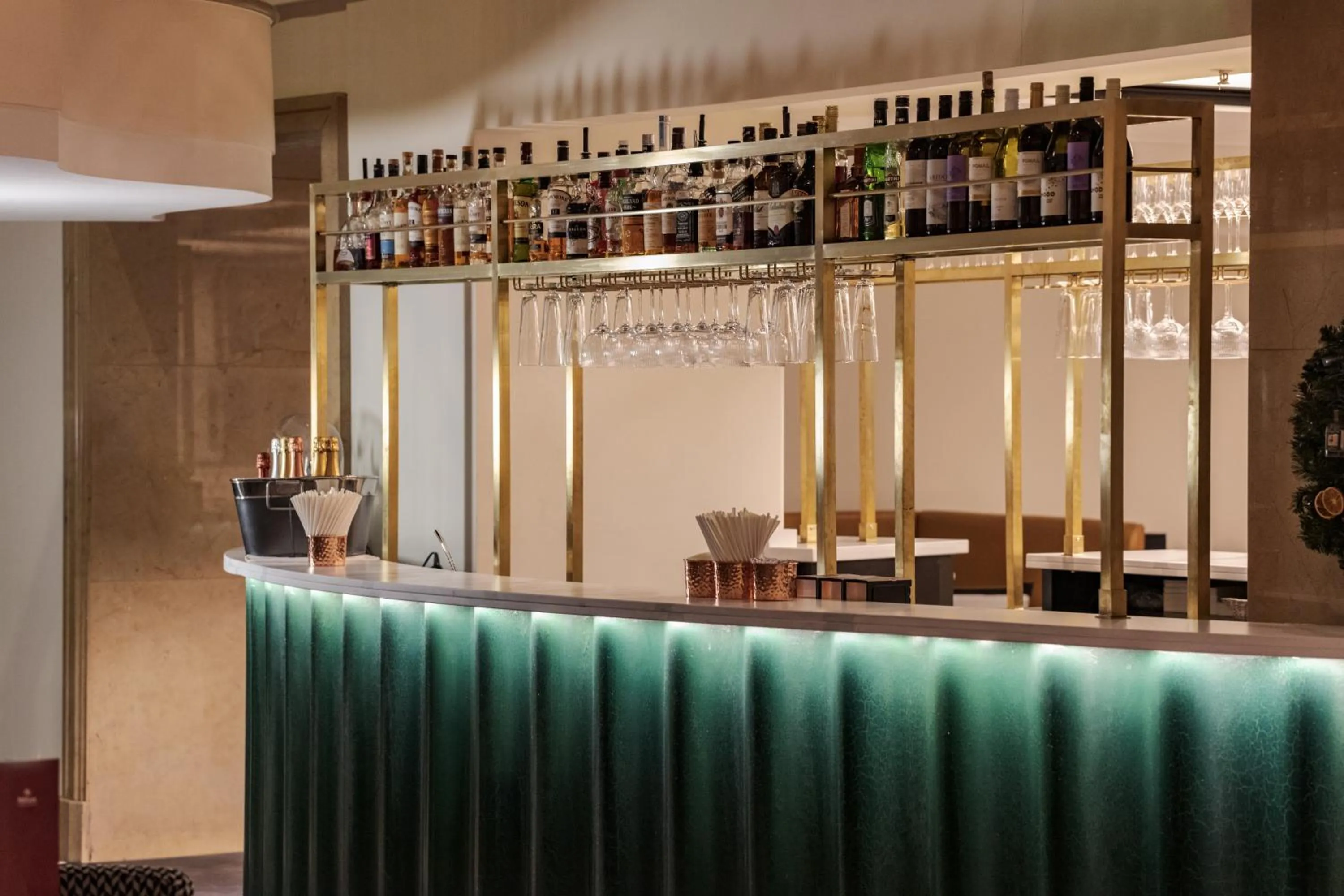 Restaurant/places to eat in Hilton London Paddington