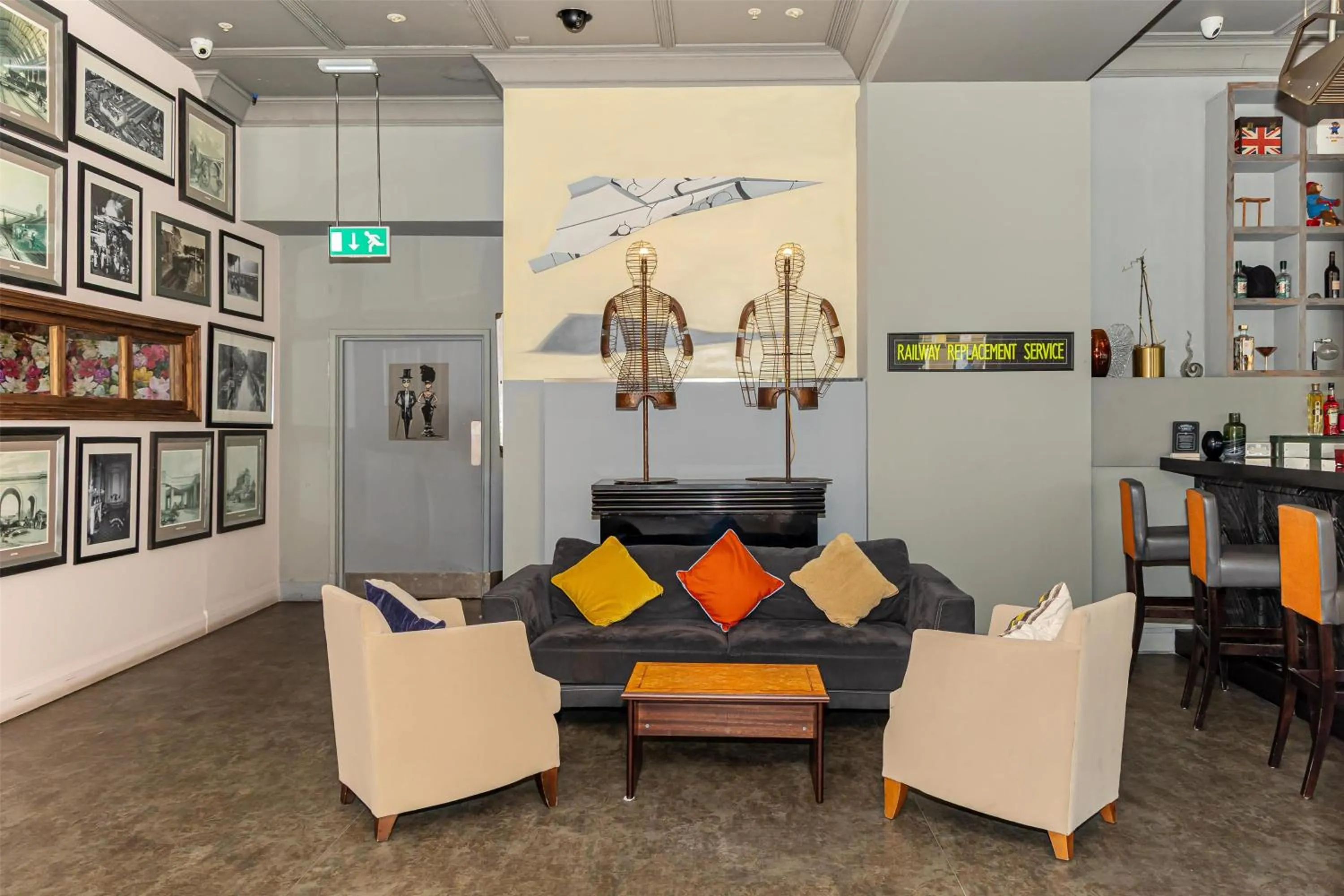 Restaurant/places to eat in Hilton London Paddington