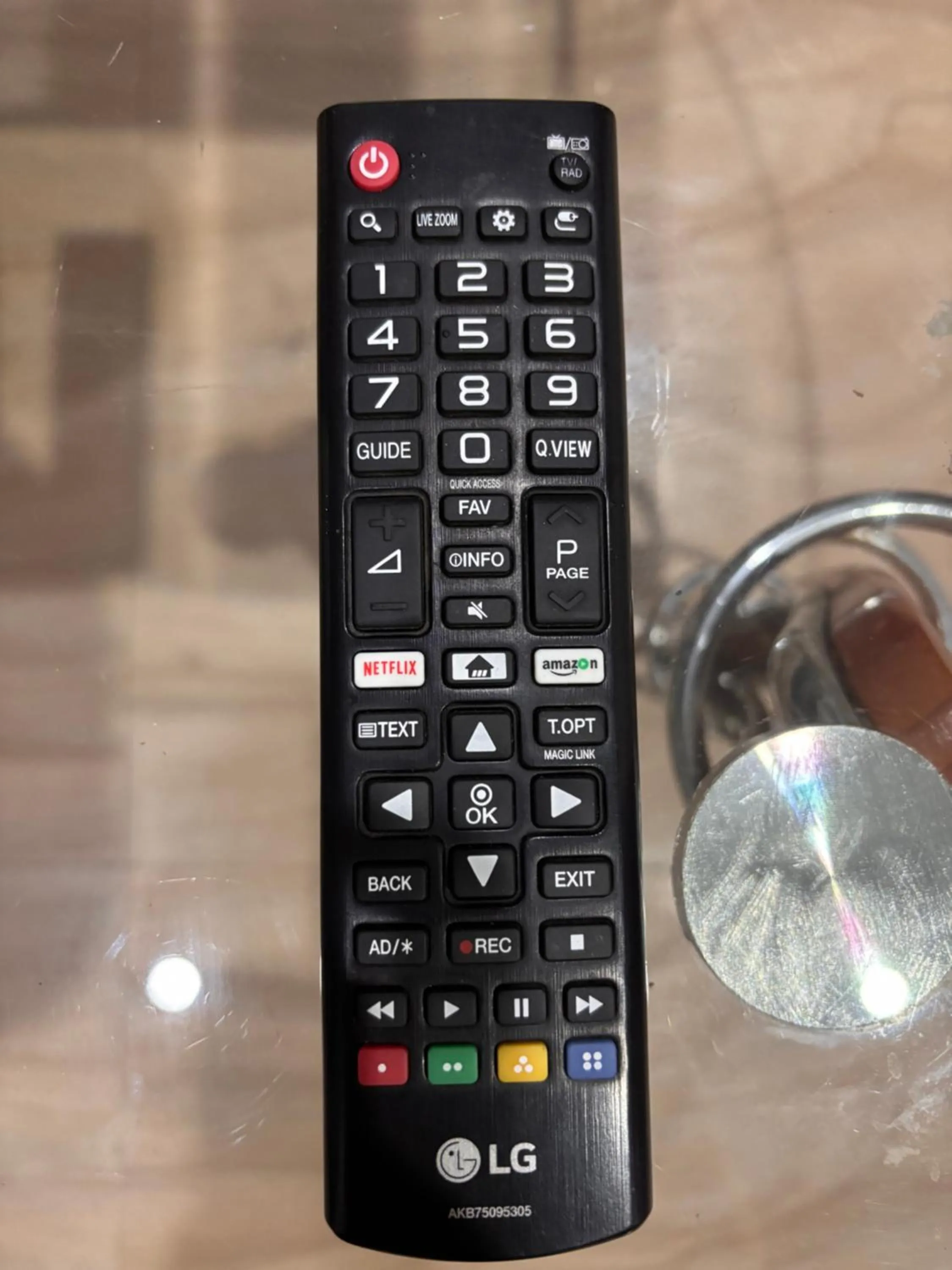 TV and multimedia in Hotel Crescent