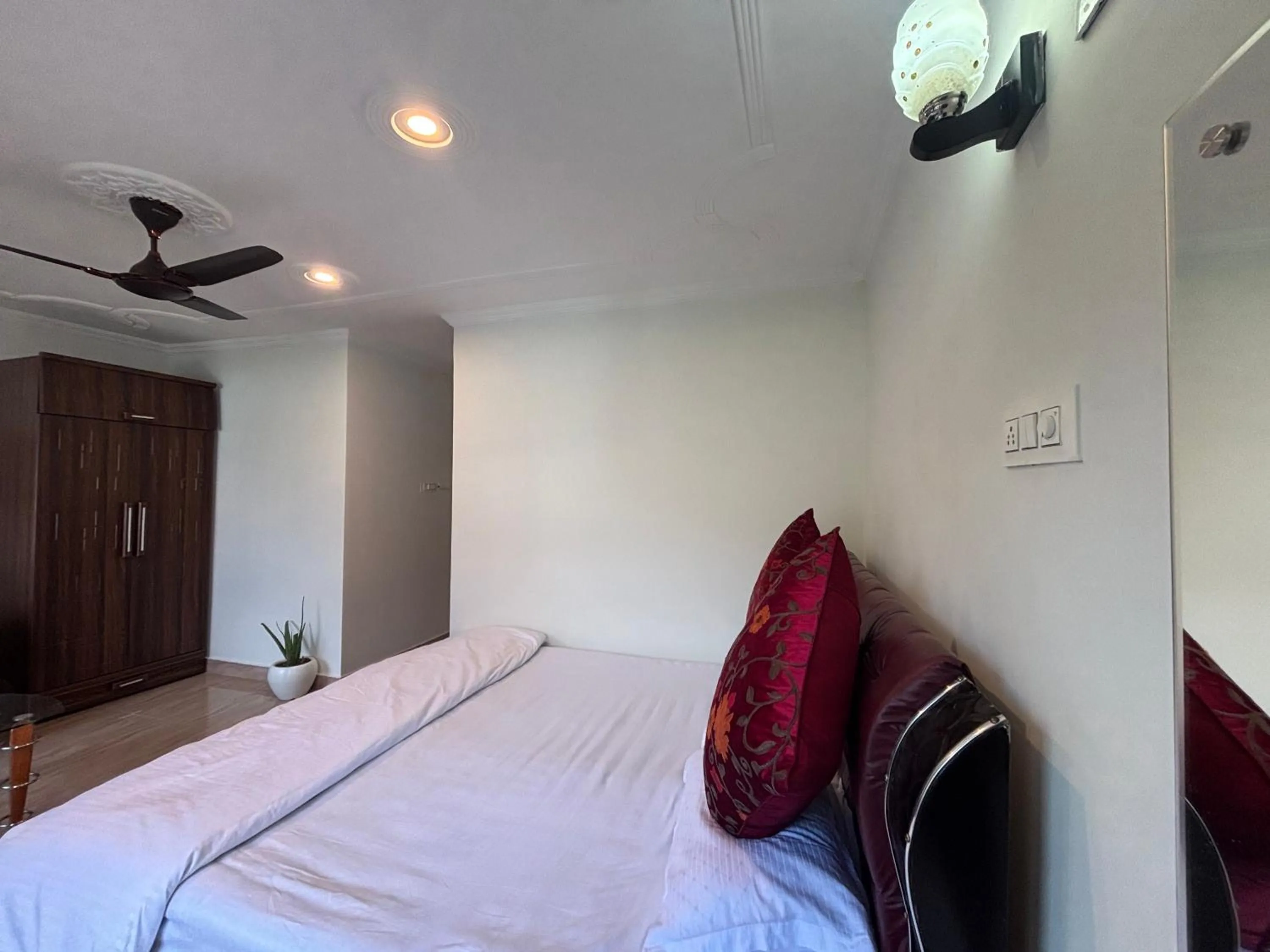 Bed in Hotel Crescent