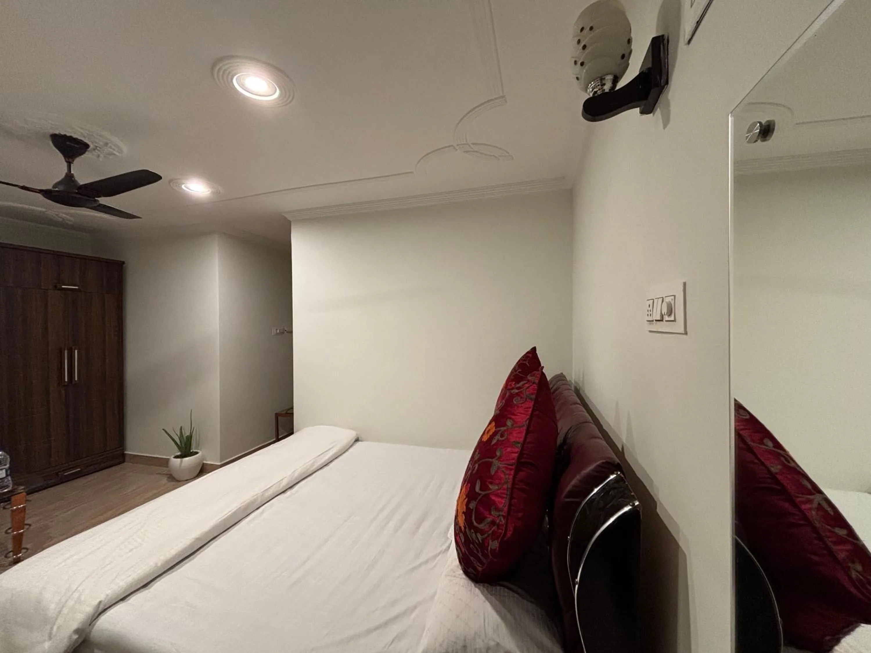 Bed in Hotel Crescent