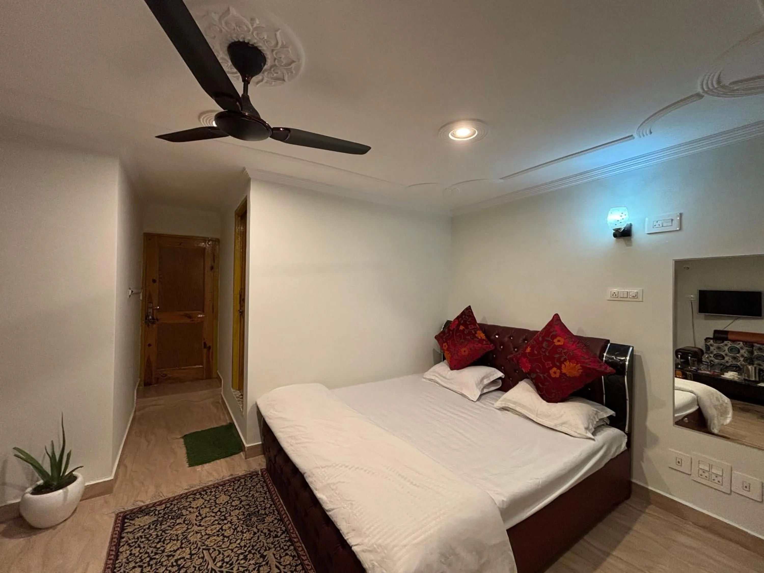 Bed in Hotel Crescent