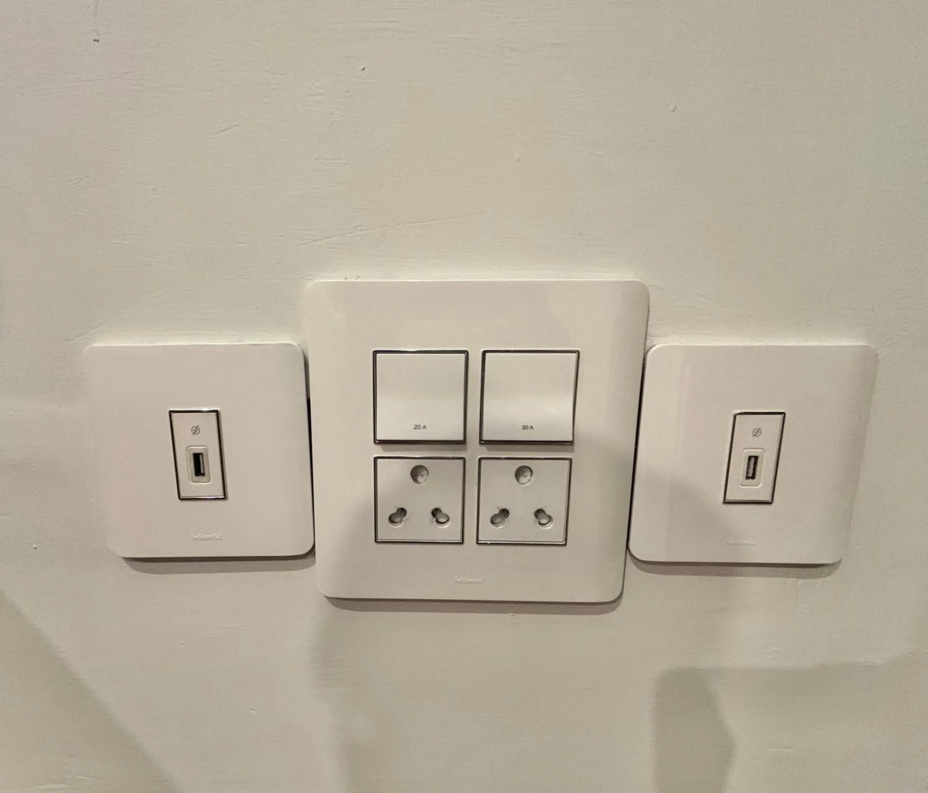 Photo of the whole room in Hotel Crescent